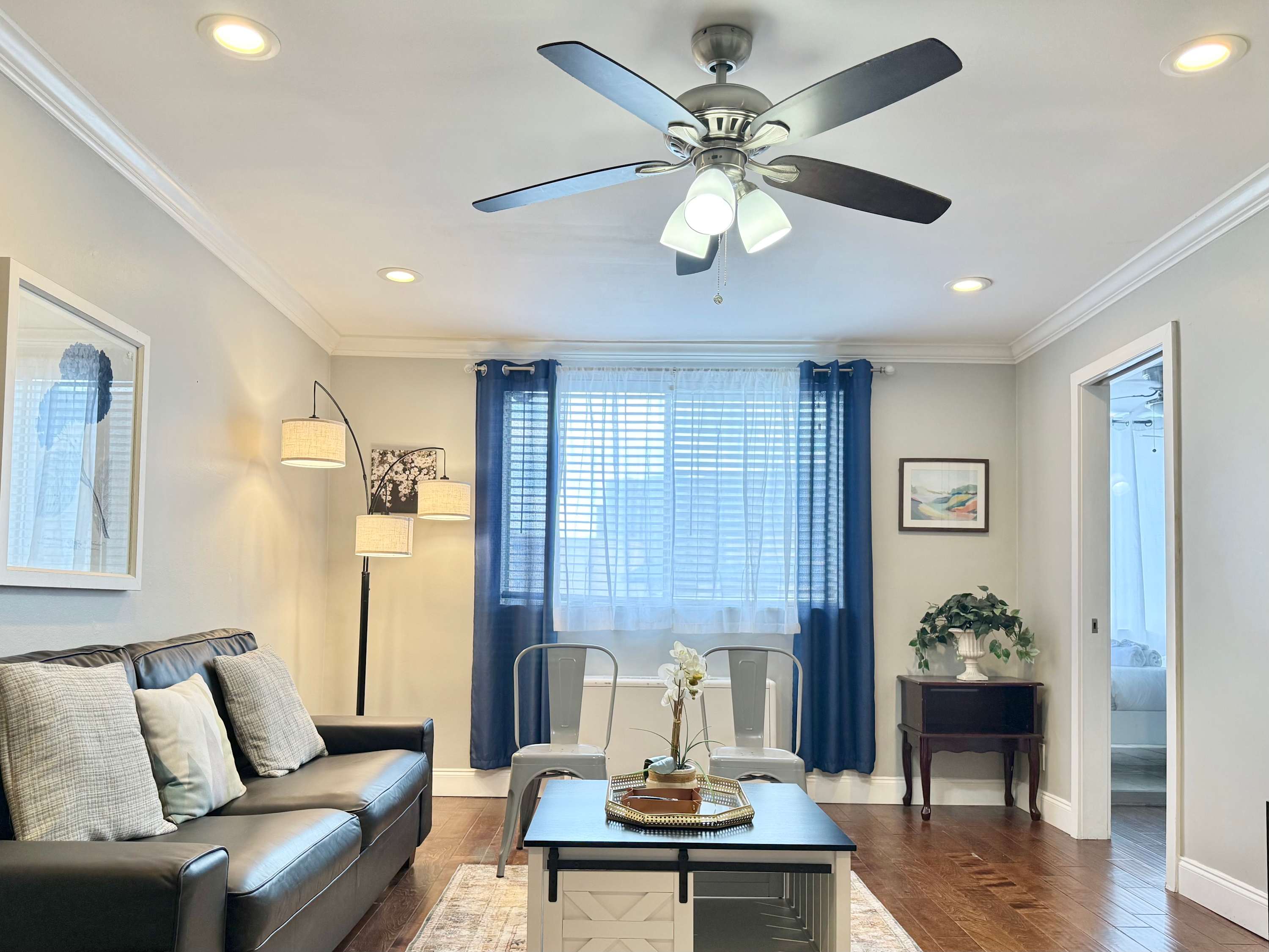 Spacious Layout And Stunning City View - Cozy Urban Retreat - Atlanta, GA