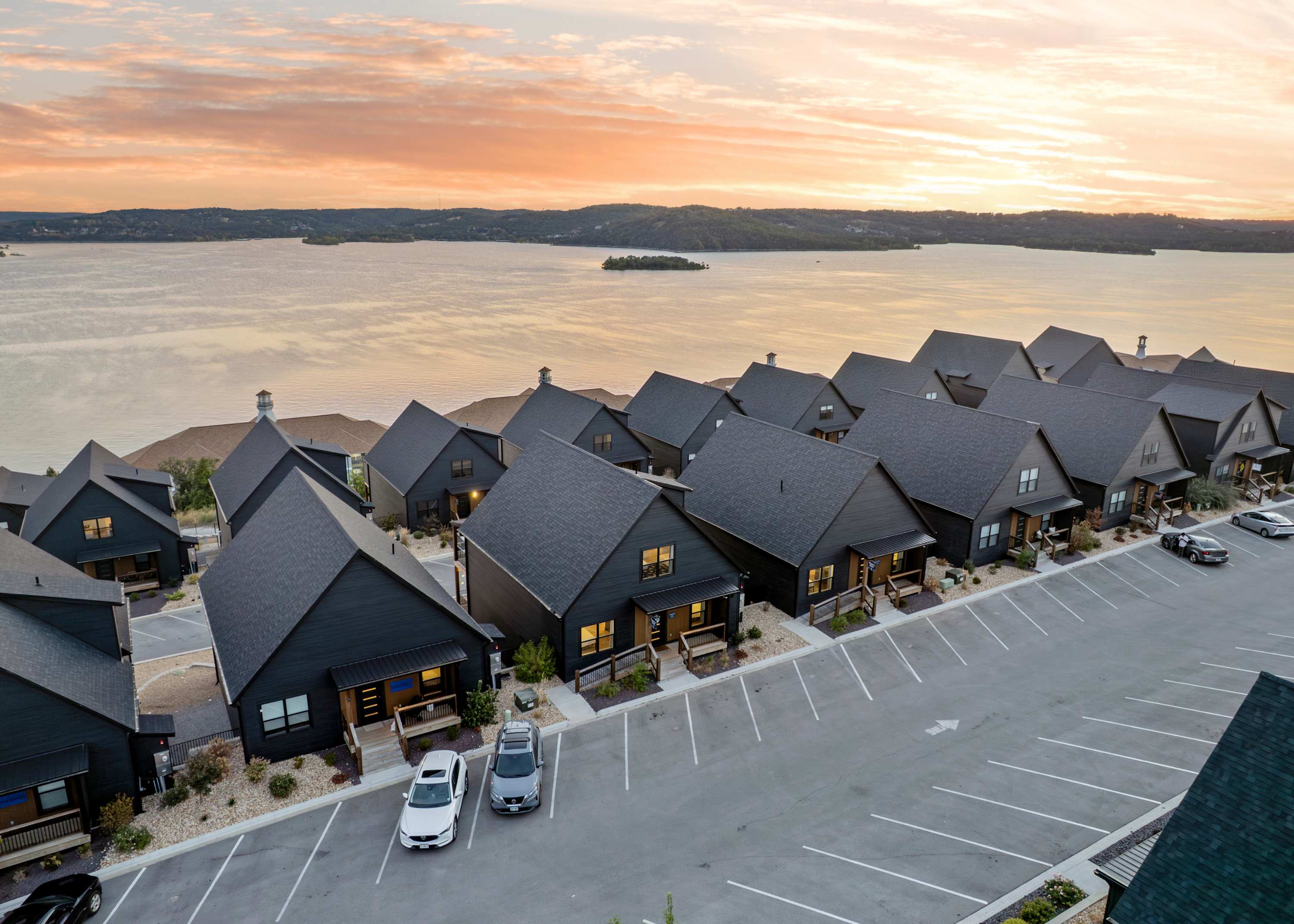 Welcome to Pineapple Pointe!​