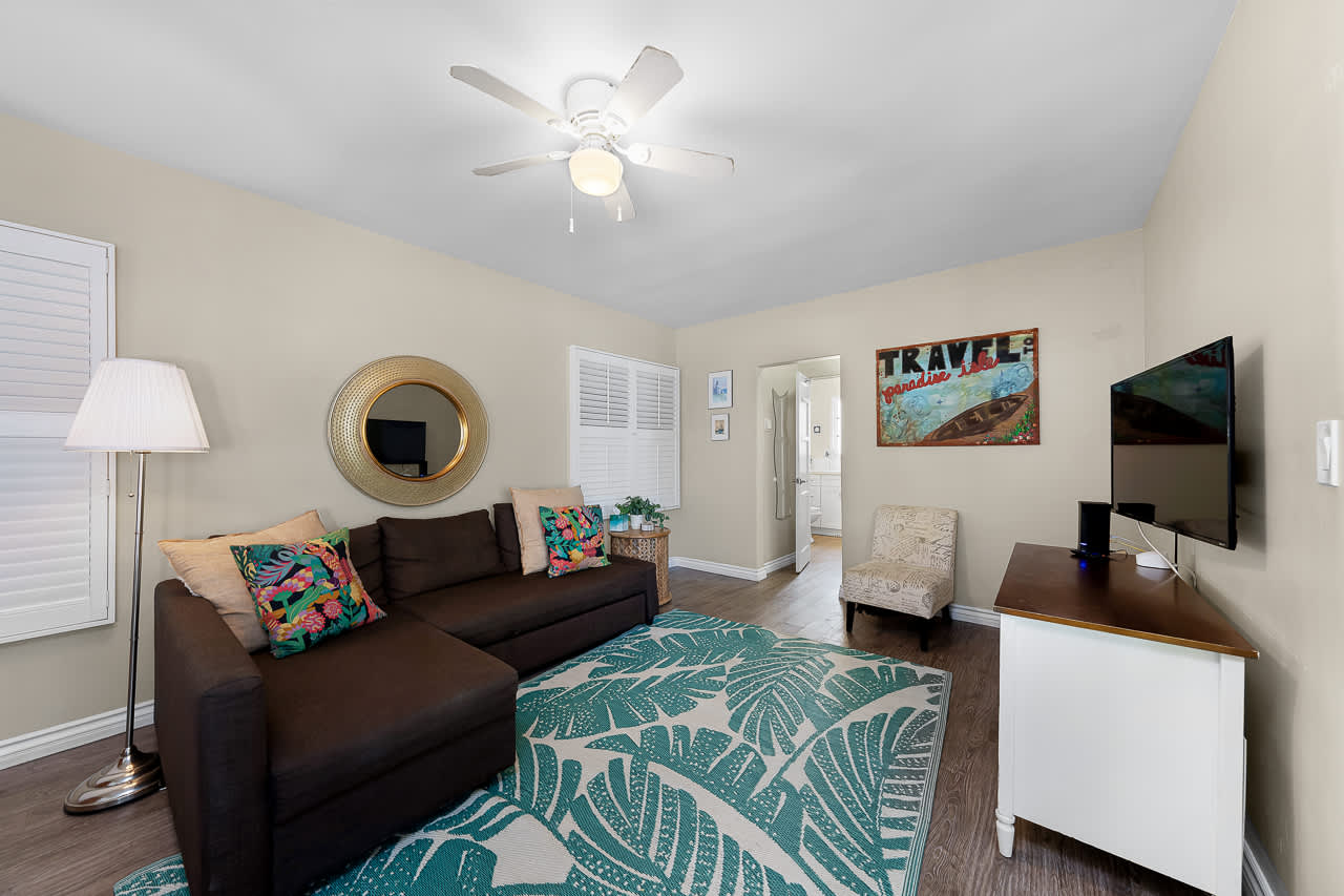 Bens Beach Bungalow 1 150 Steps to Sand 7