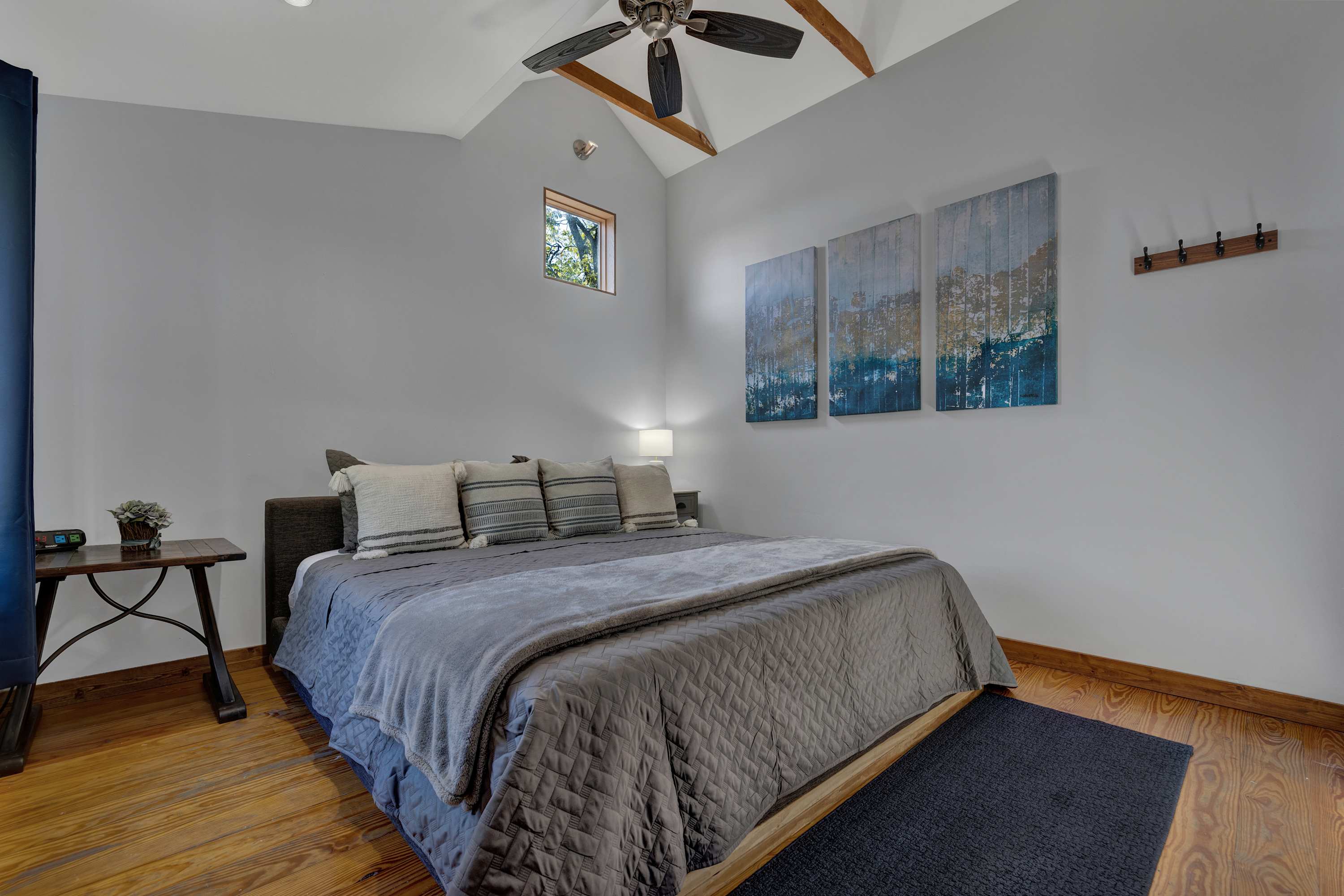 Schubert Place D | Photo 4