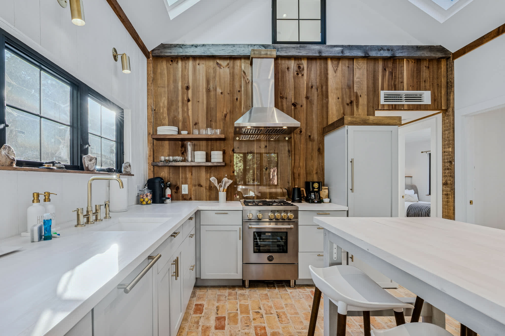 Ski-In/Out to S6, Sauna & Hot Tub | Little House