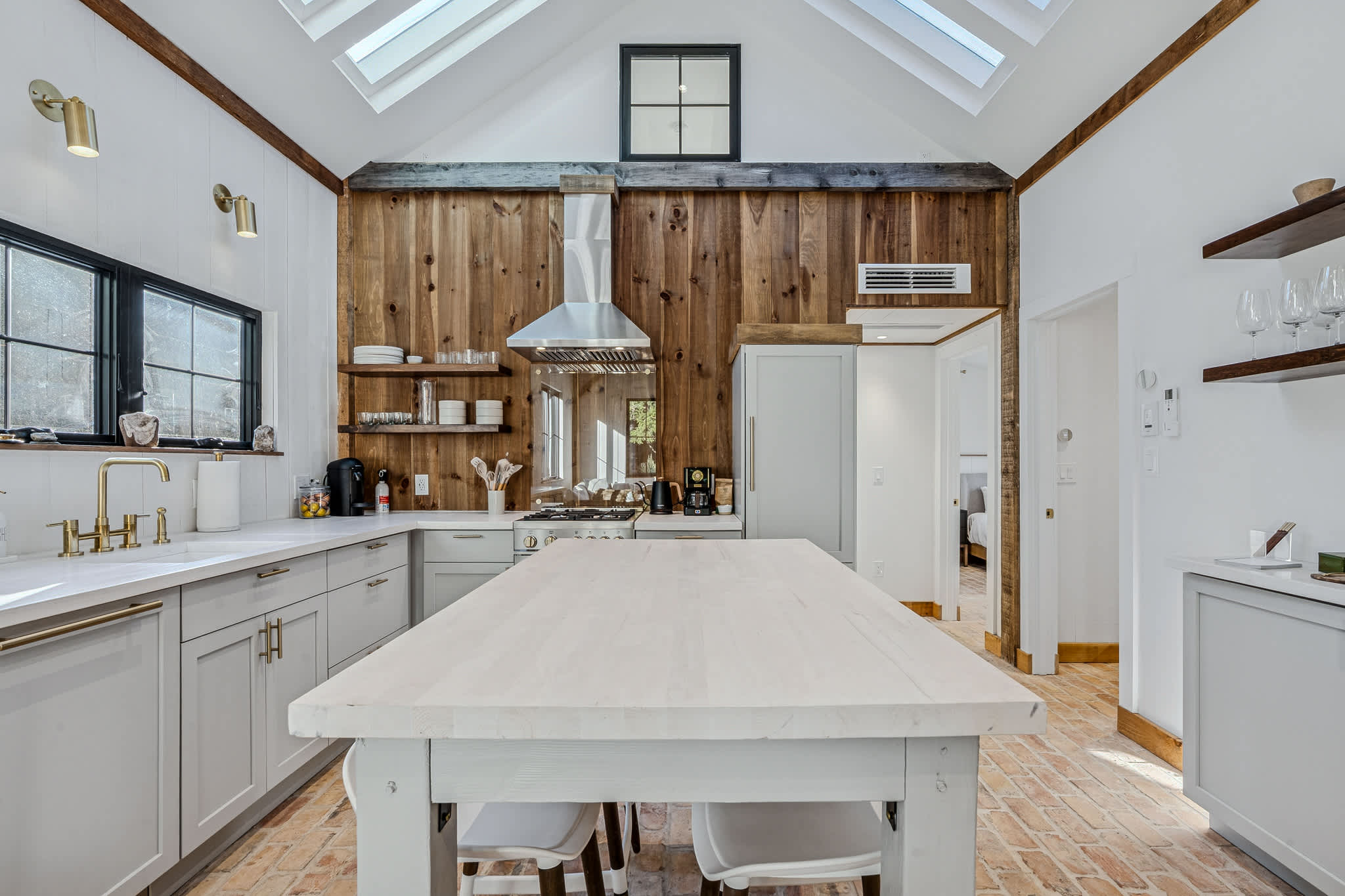 Ski-In/Out to S6, Sauna & Hot Tub | Little House