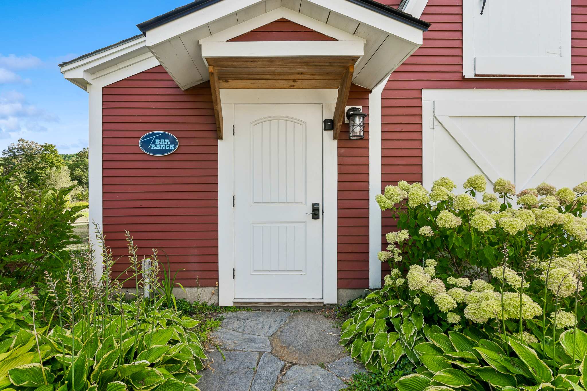 Steps to S6! Firepit, BBQ, Views! | Little House