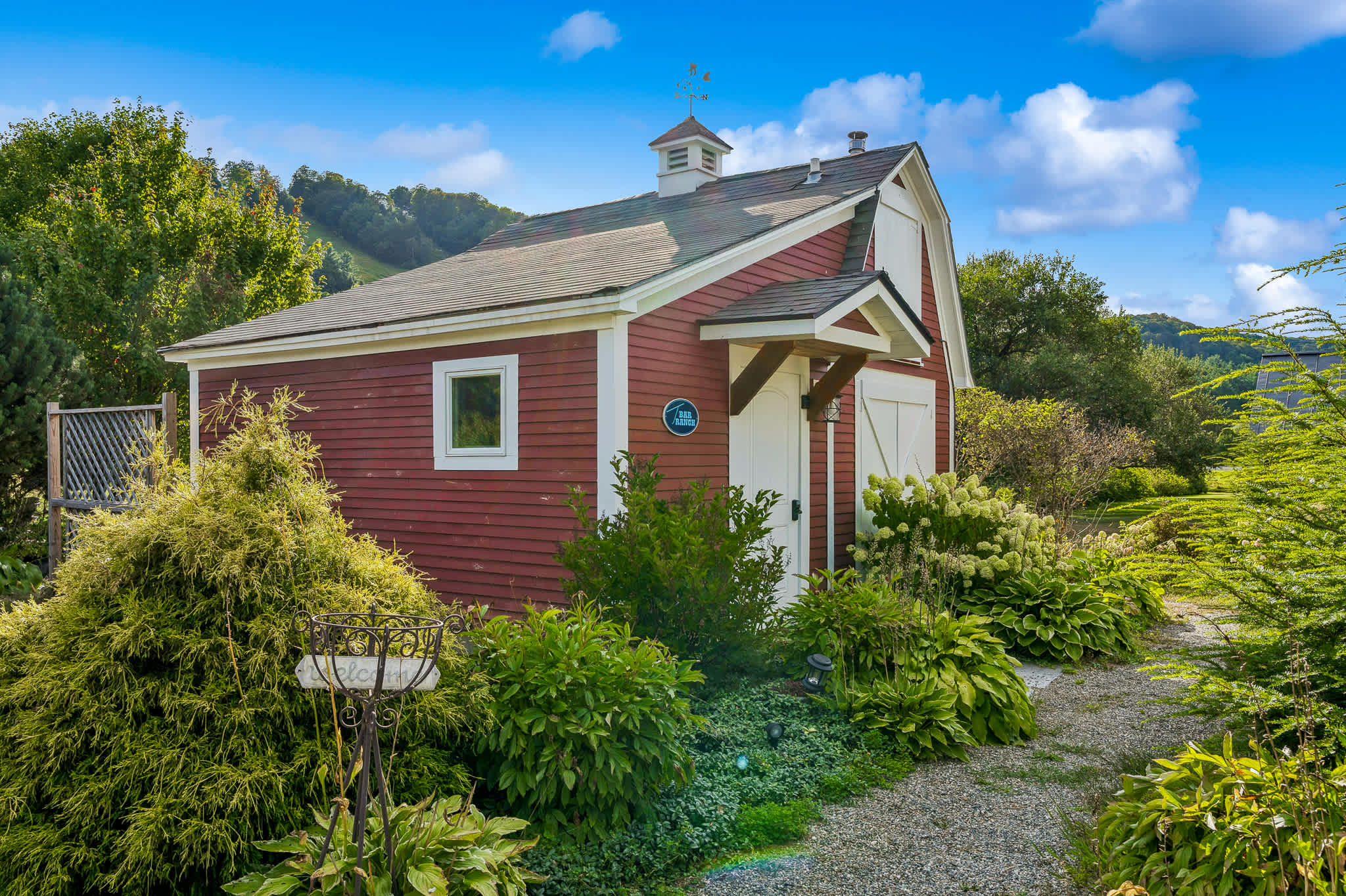 Steps to S6! Firepit, BBQ, Views! | Little House