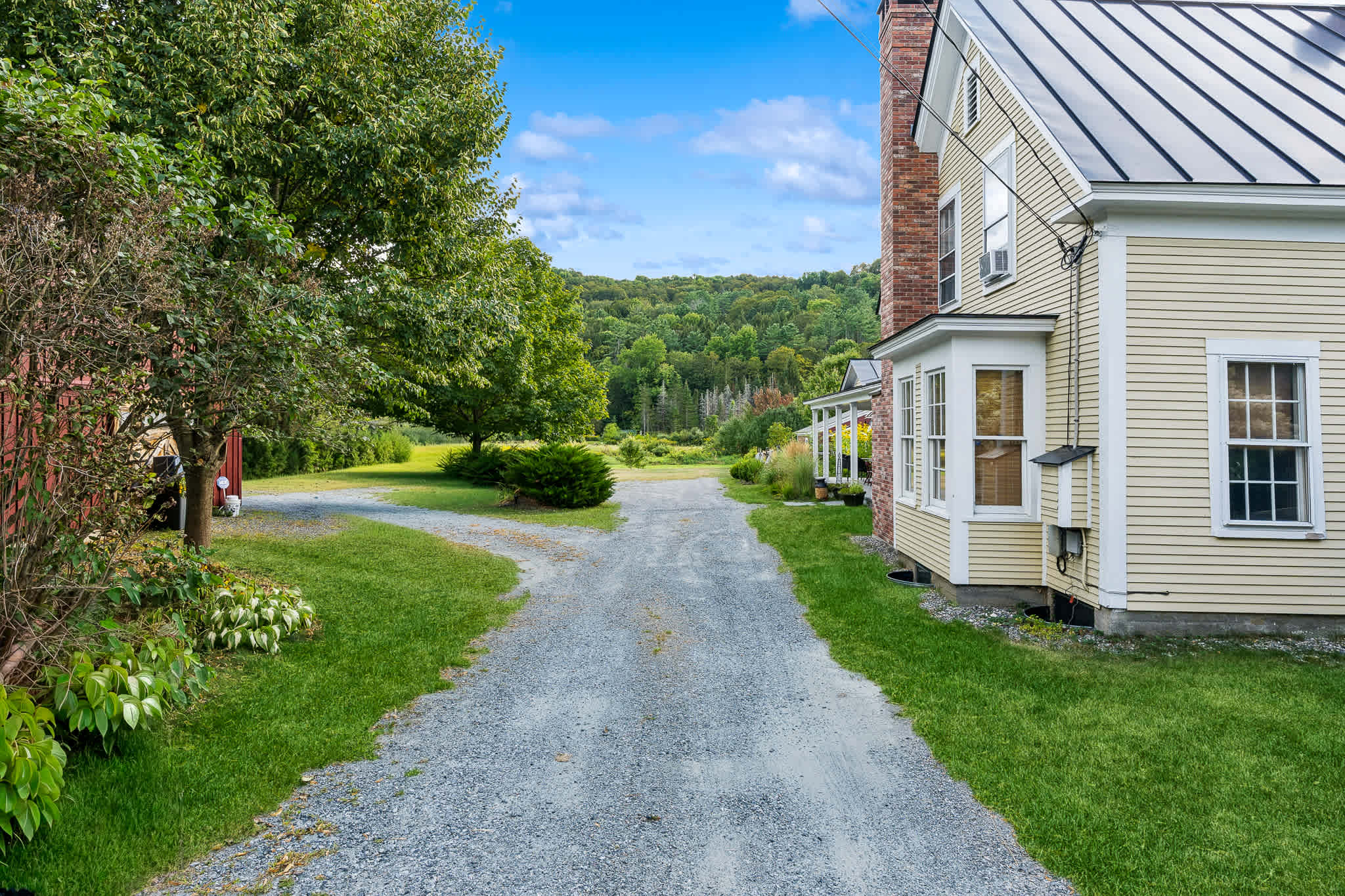 Steps to S6! Firepit, BBQ, Views! | Little House