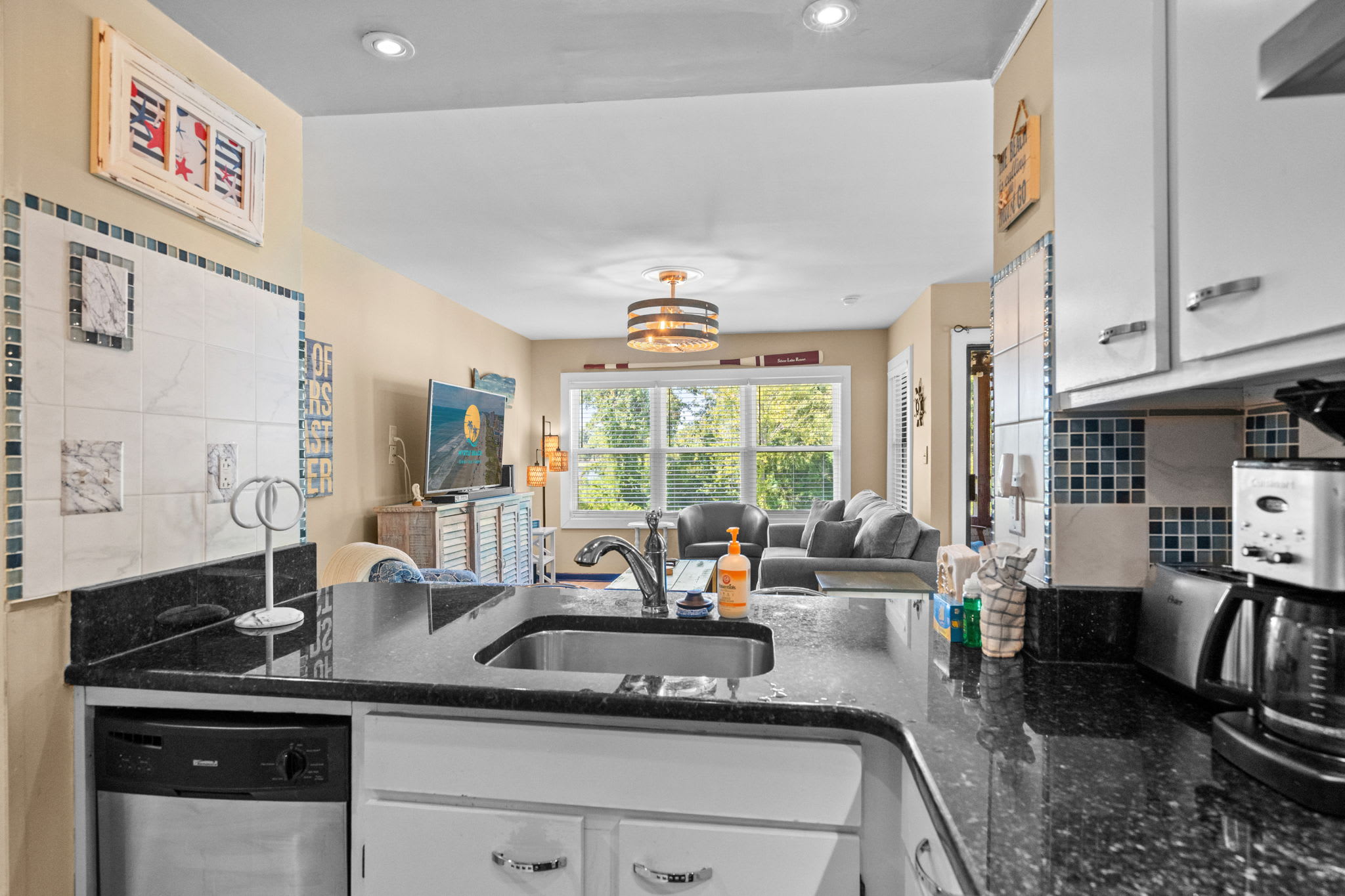 Everything you need to dine in.