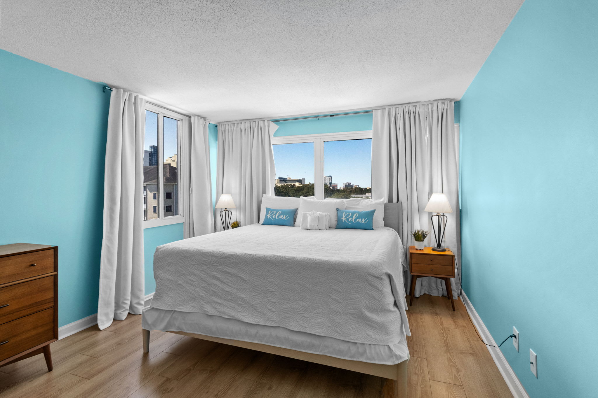 Holiday Towers 602 Near Ocean | Photo 21