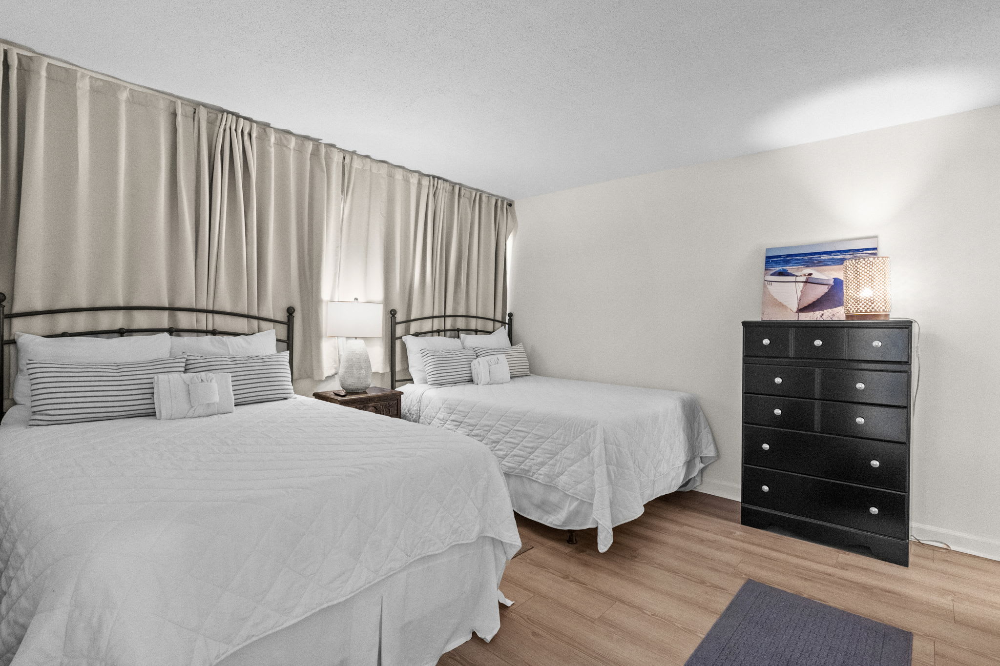 Holiday Towers 602 Near Ocean | Photo 28