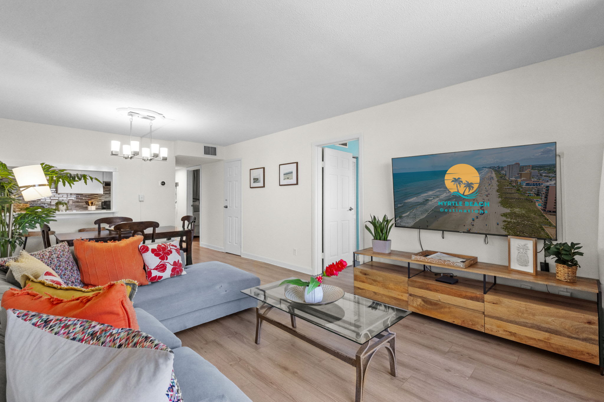 Holiday Towers 602 Near Ocean | Photo 8