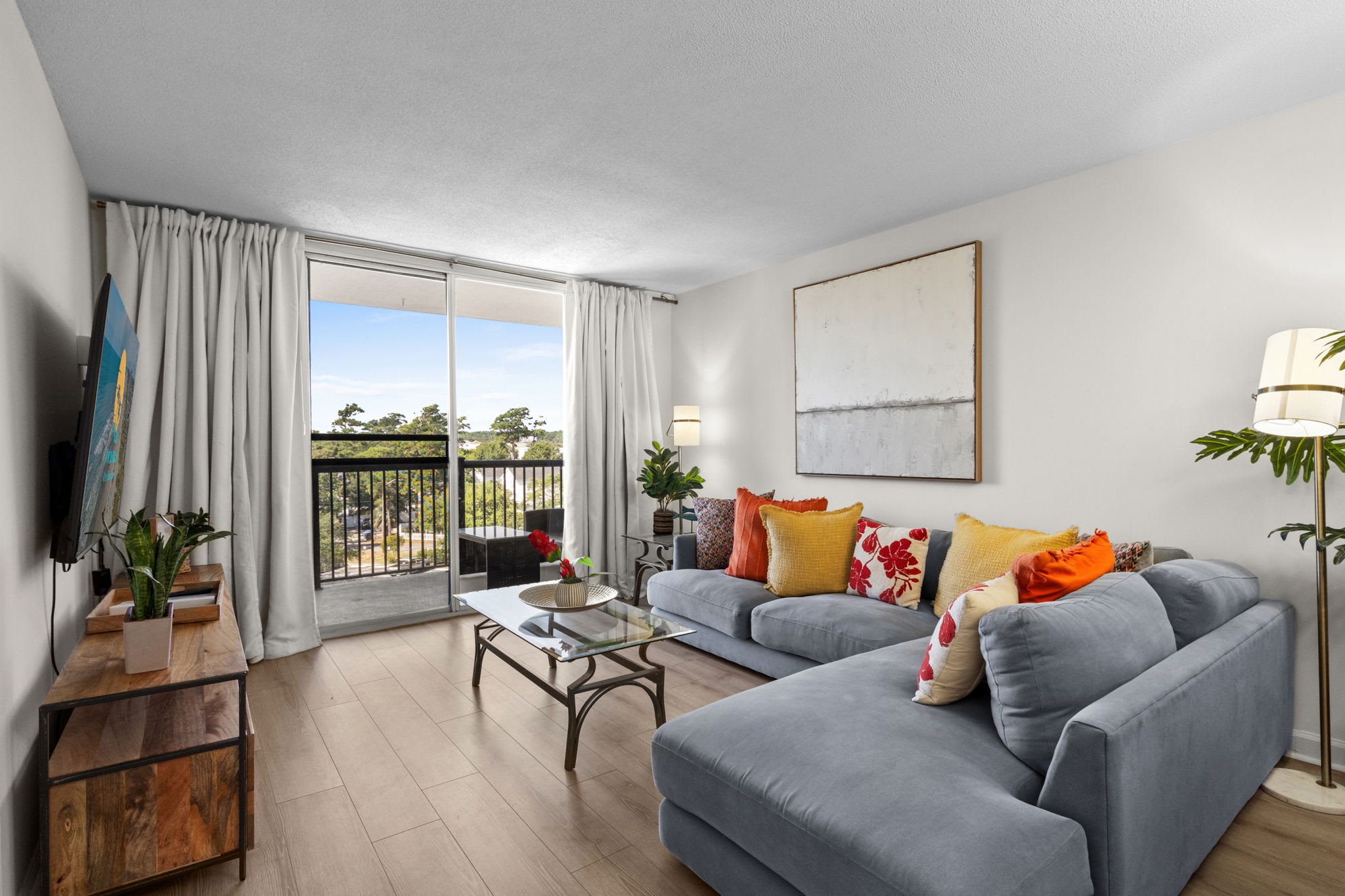 Holiday Towers 602 Near Ocean | Photo 9