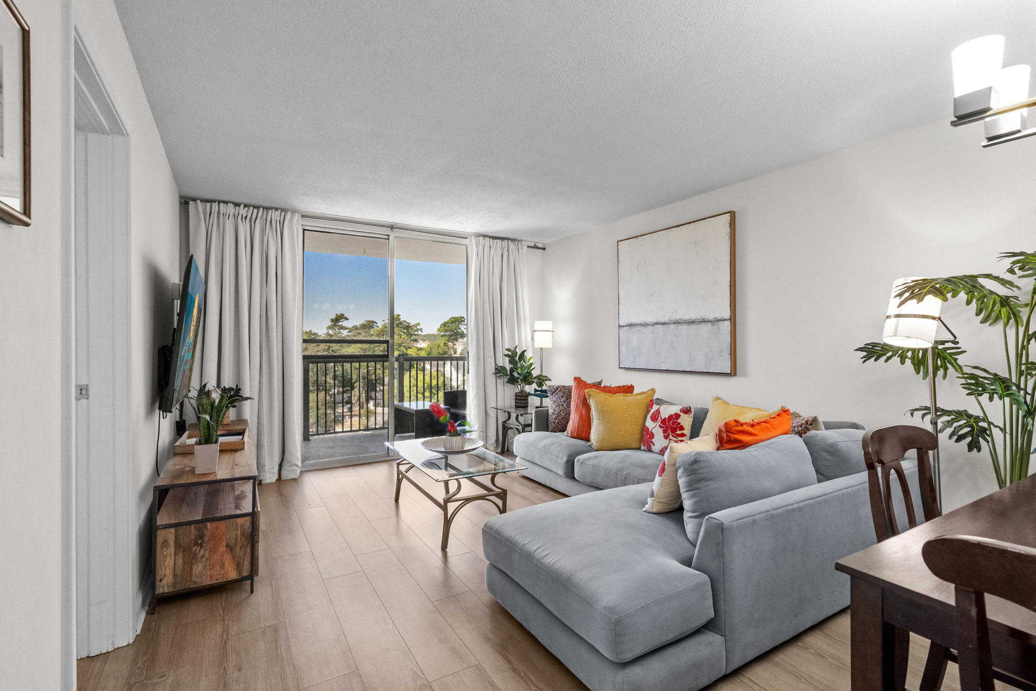 Holiday Towers 602 Near Ocean | Photo 7