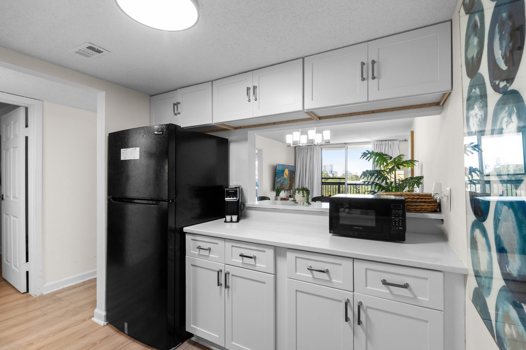 Holiday Towers 602 Near Ocean | Photo 13