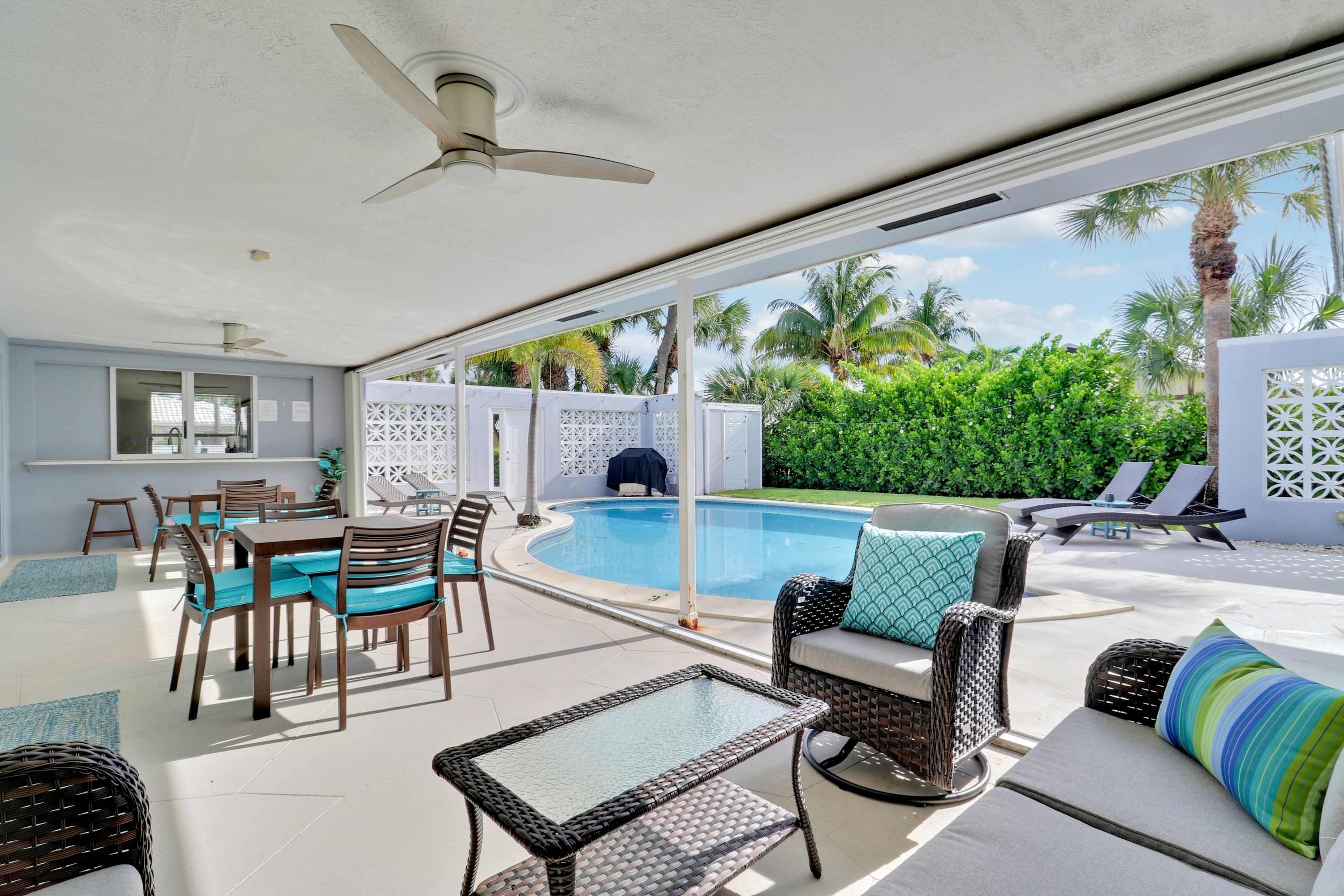4 Bedroom Pool Home - Walk to the Beach! — West Palm Beach, FL — vacation rental