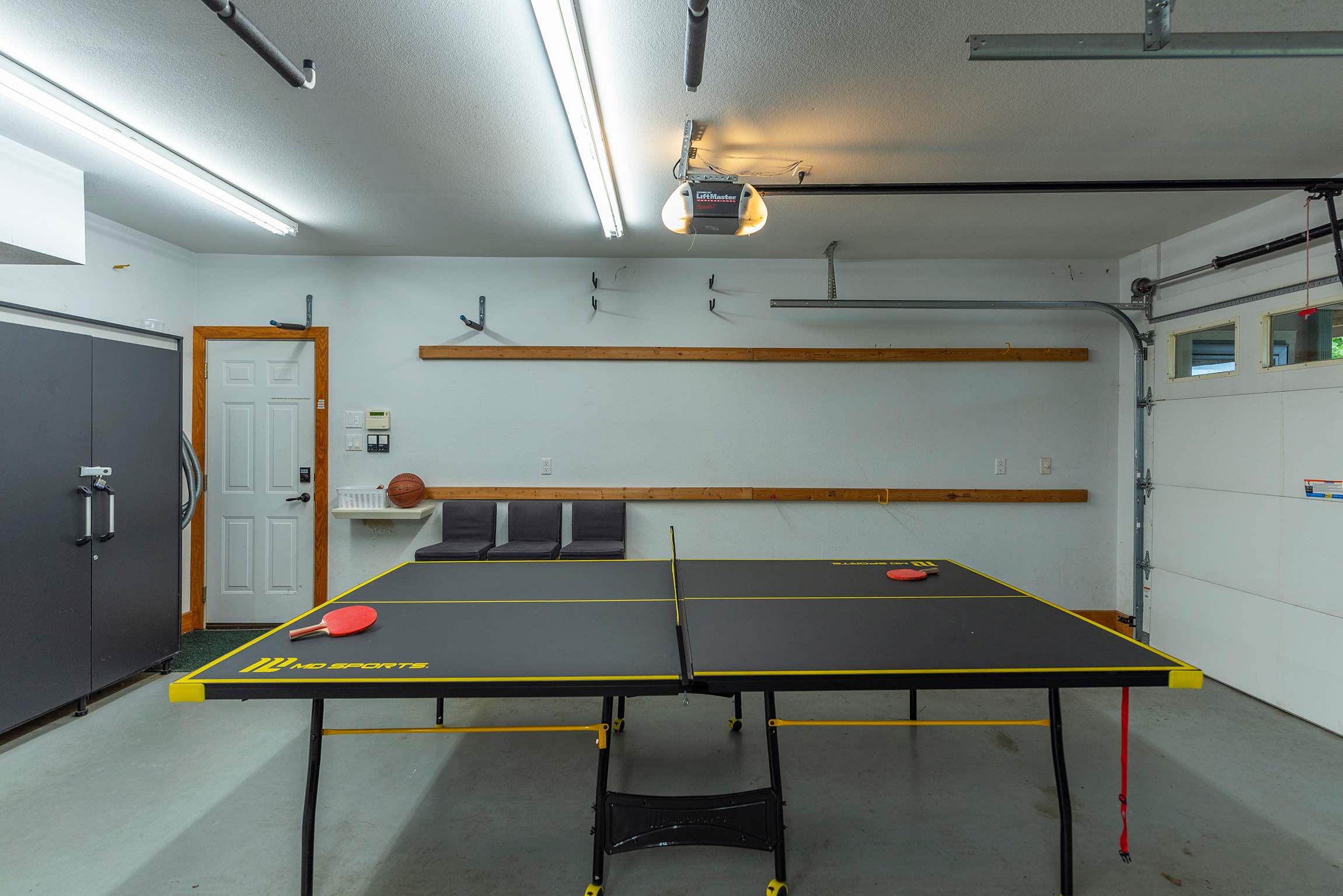 Garage game room