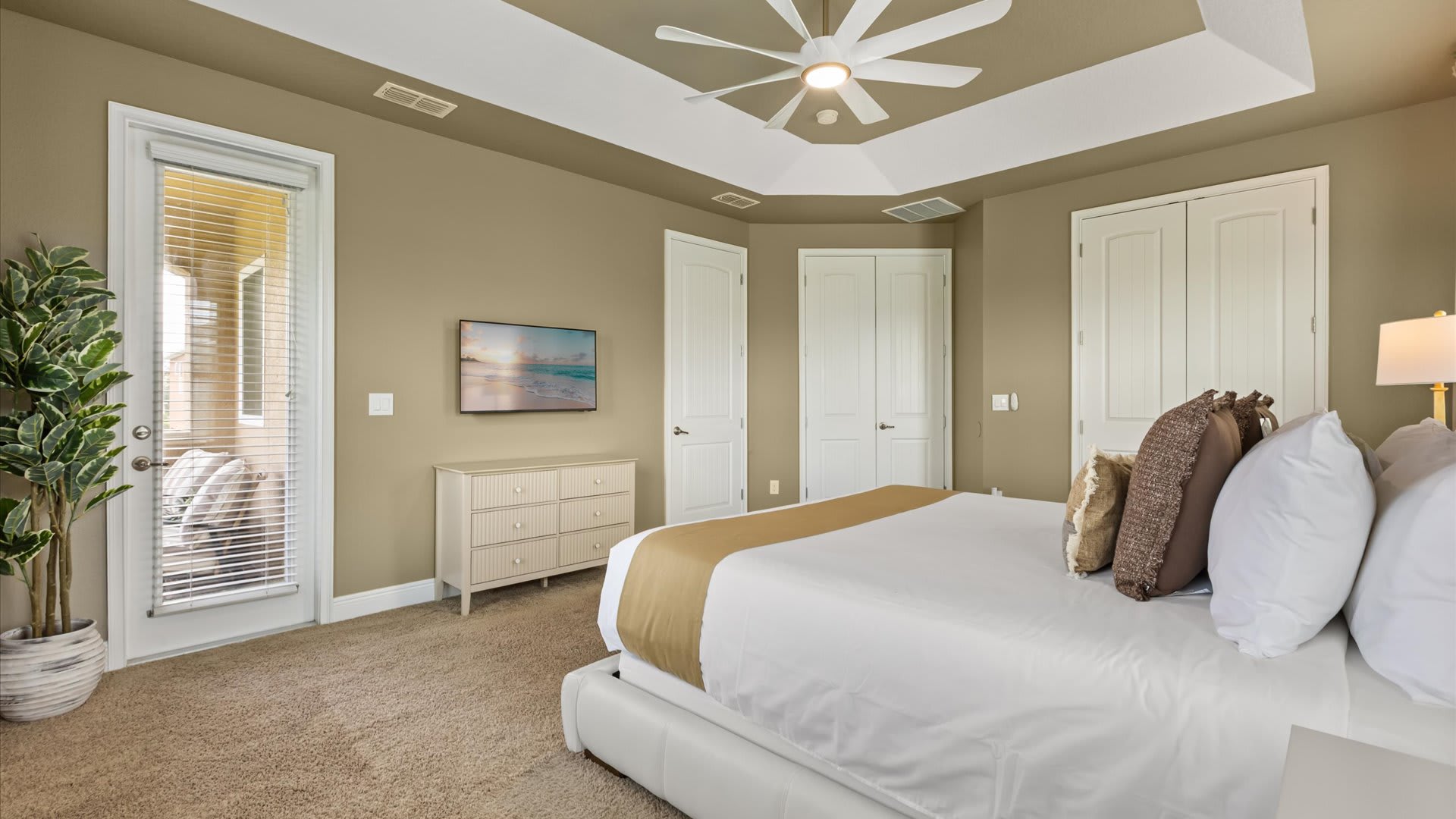 Luxury King Bedroom with patio access 