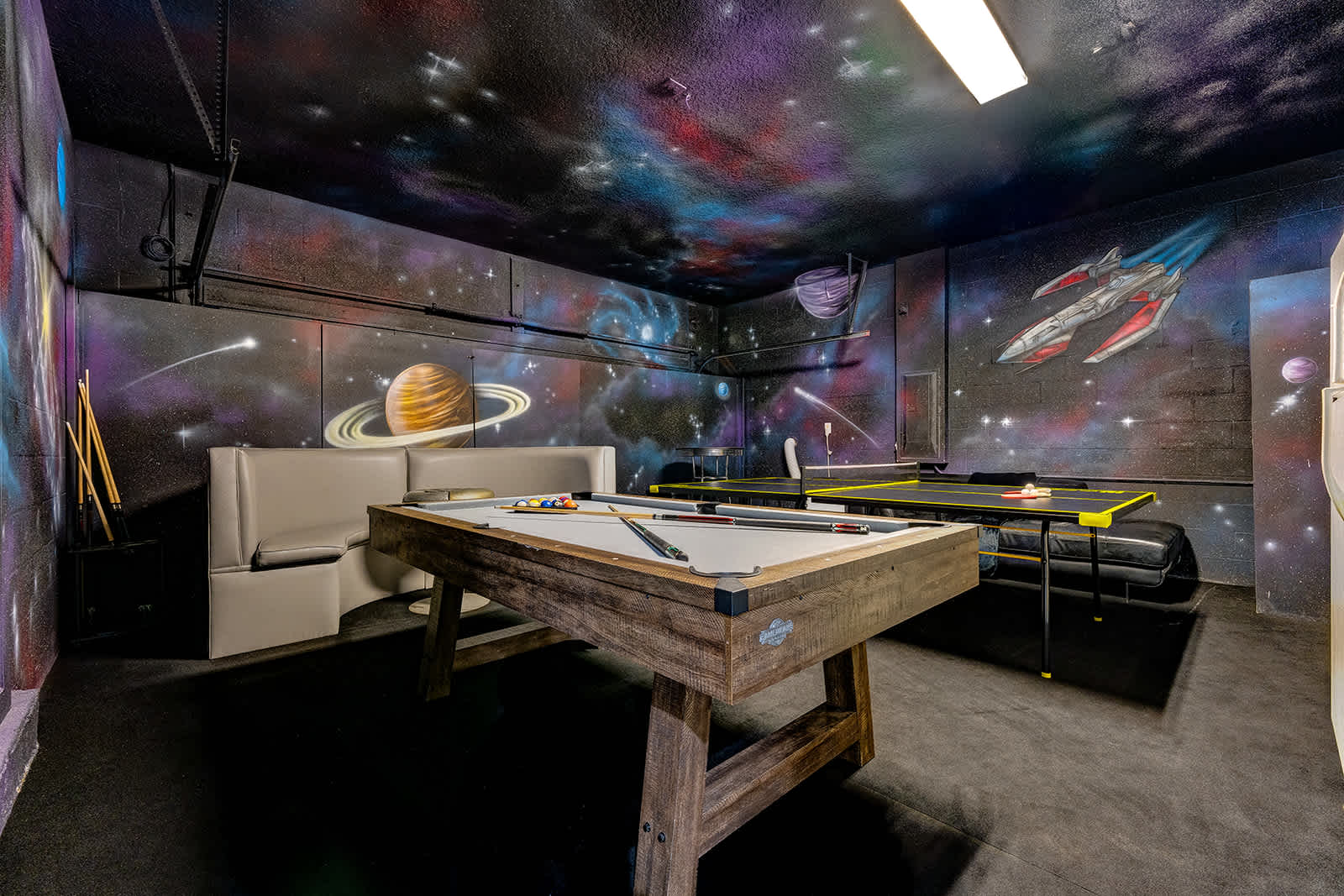 Jedi Hideout • Sleeps 26 • Resort Access • Pool 5