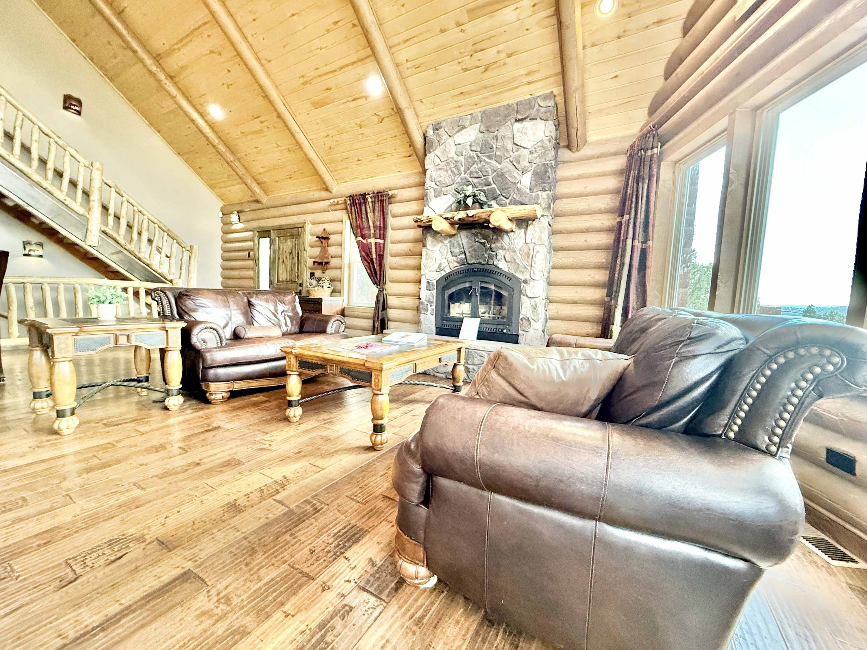 Near Zion National Park! Modern cabin with panaramic views. Pet Friendly! — Orderville, UT — vacation rental