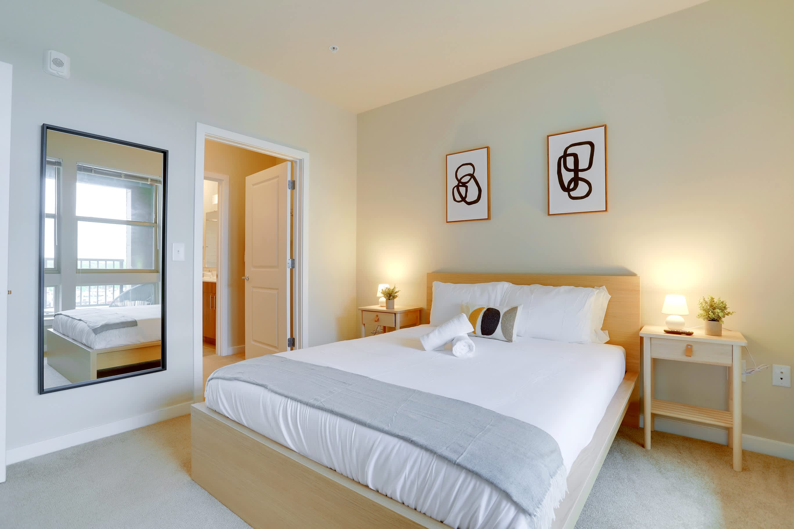 Spacious Apt W Gym Near Metro