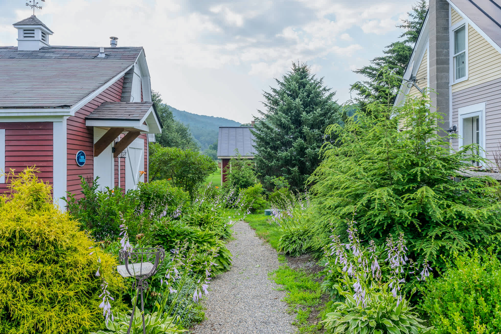 Only Steps to S6 | Saskadena Lodge & Little House