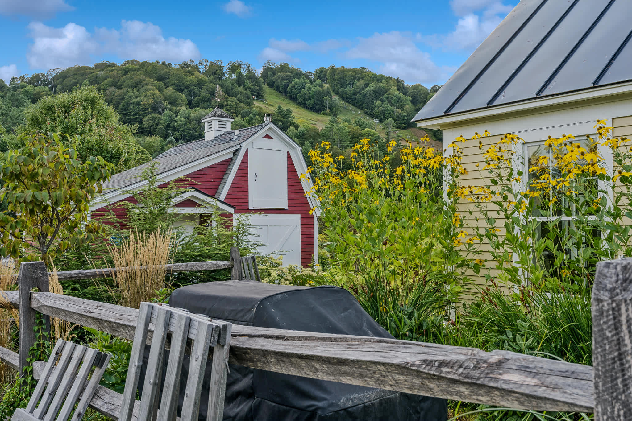 Only Steps to S6 | Saskadena Lodge & Little House