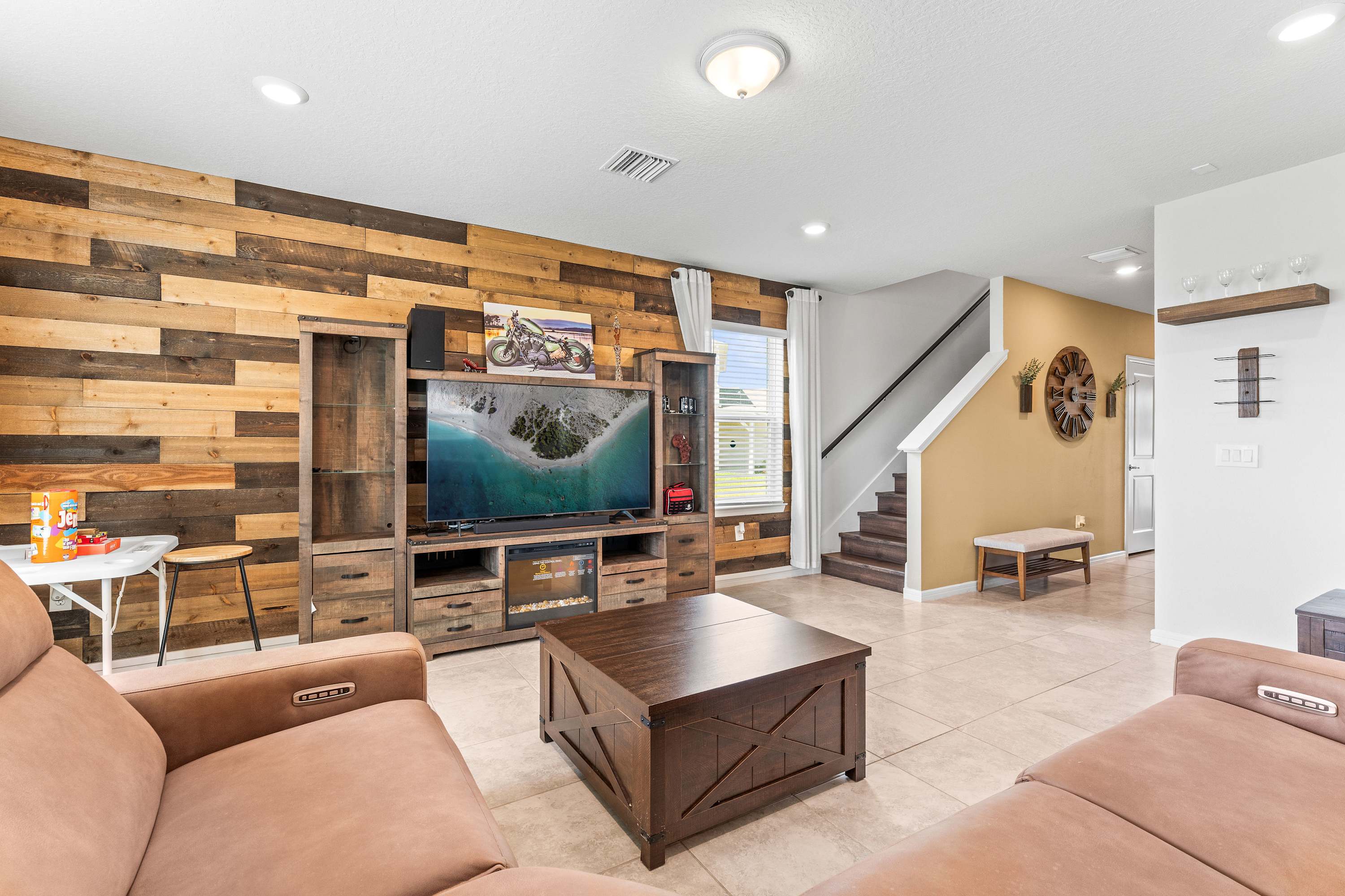 Happy Daze - Home for 8