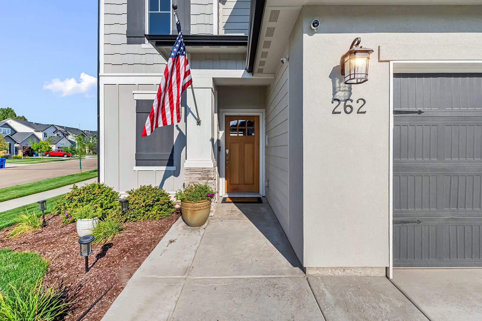 Cozy & Charming Home in Eagle Id 3