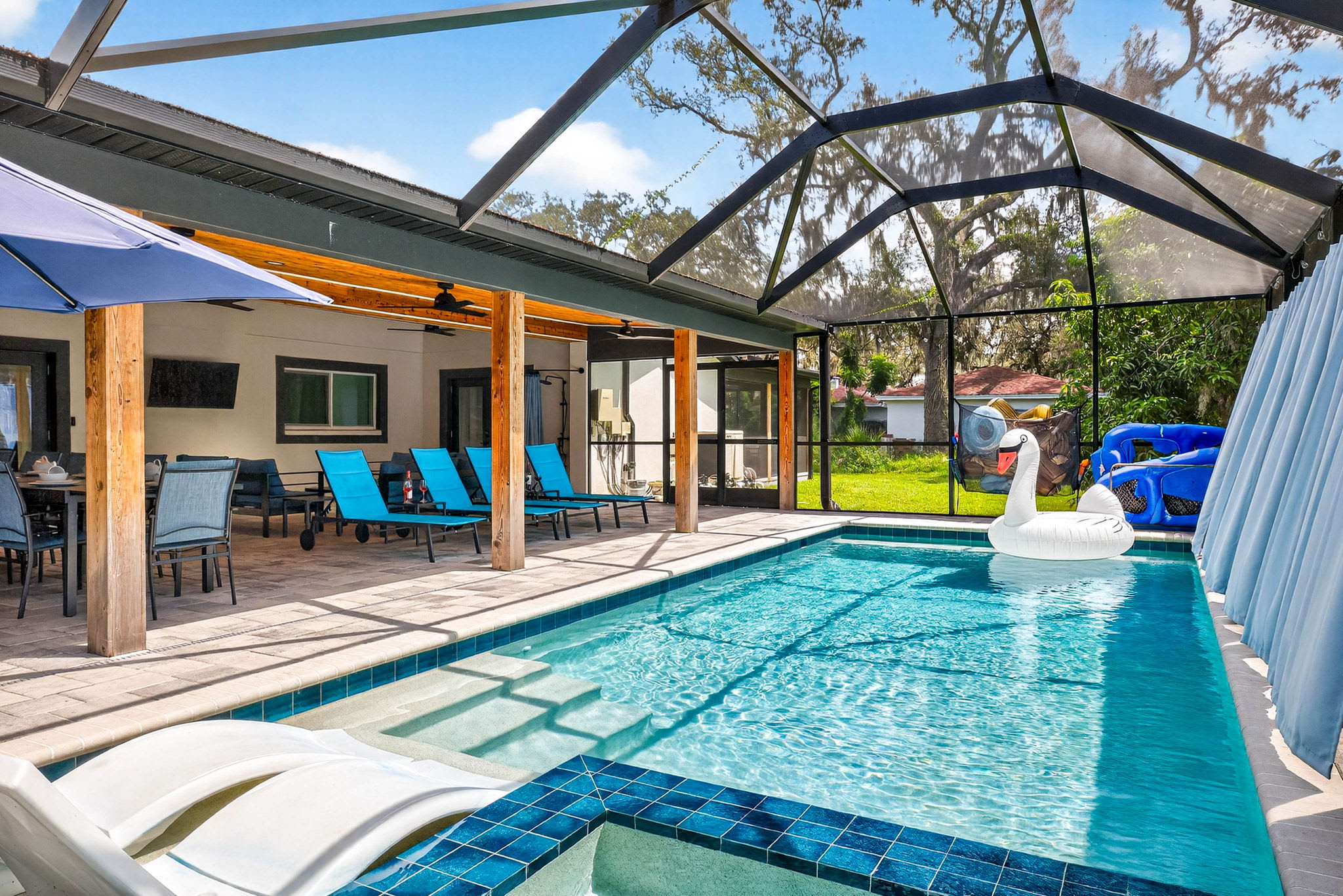 The Fairway Estate | Sleeps 20 | 8BR w/Pool & Spa — Tampa, FL — vacation rental
