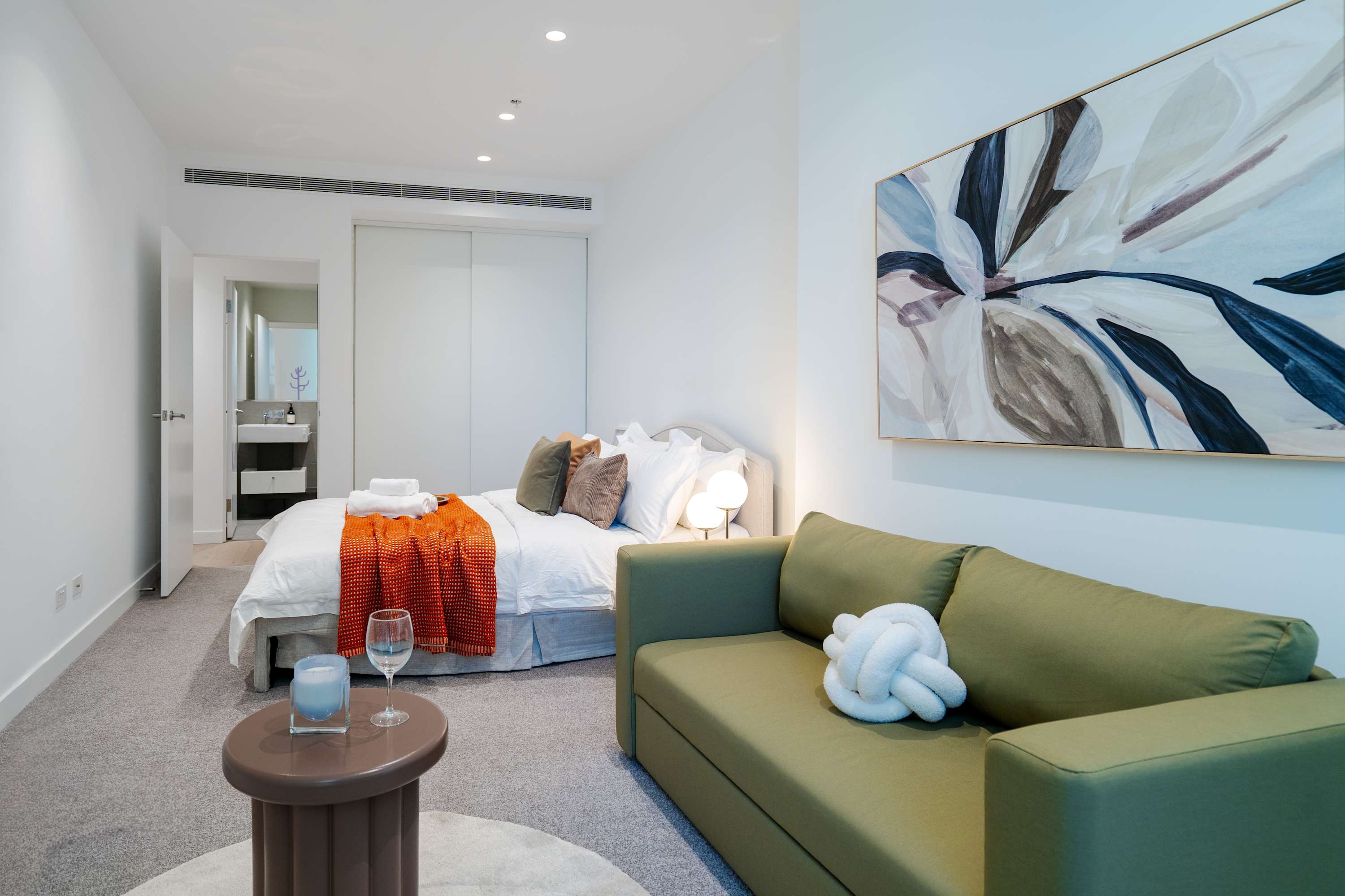 Next to Ritz-Carlton | High-End CBD LV51 Stay