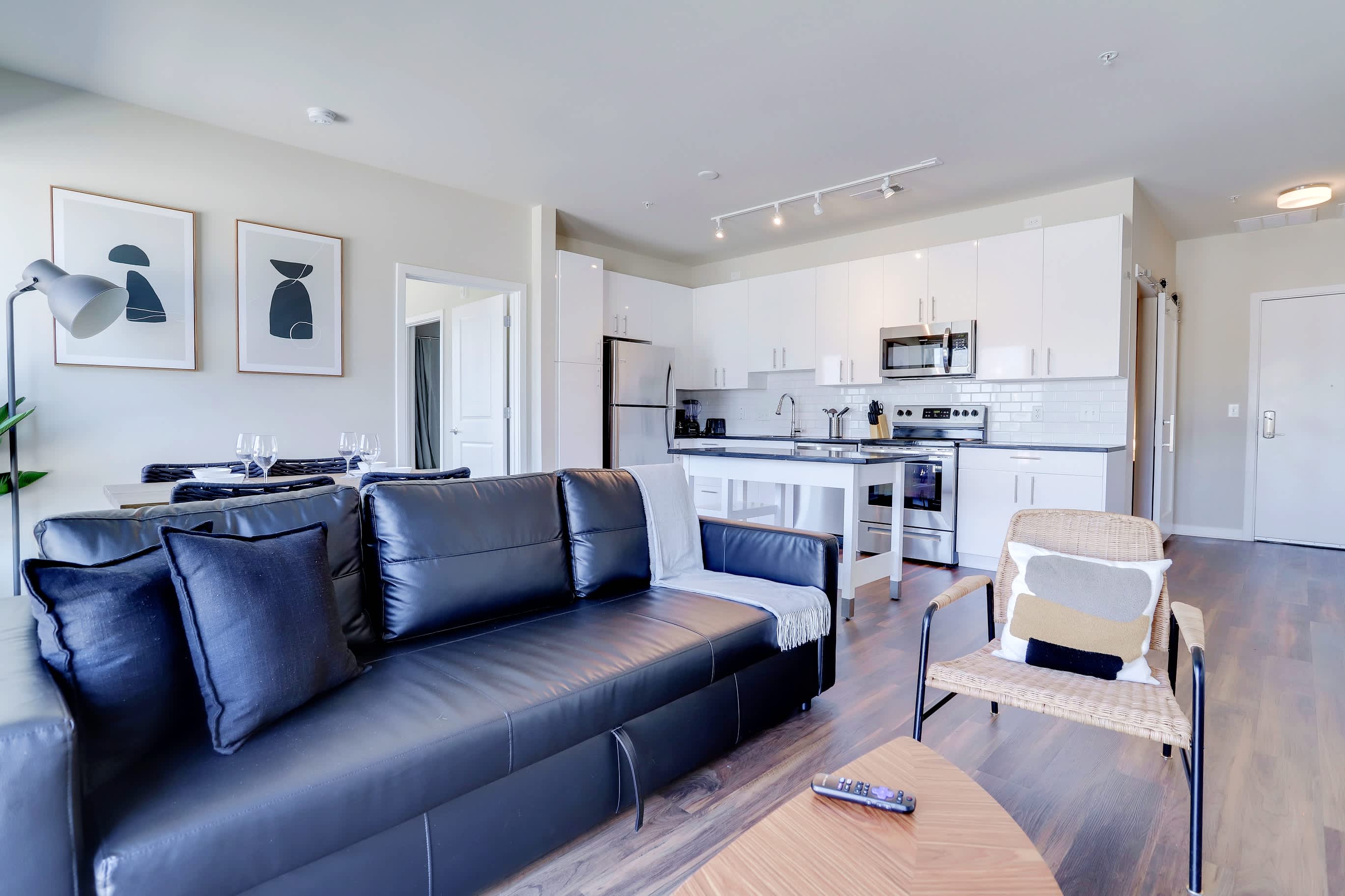 Modern 2BR + Den with Balcony & Gym