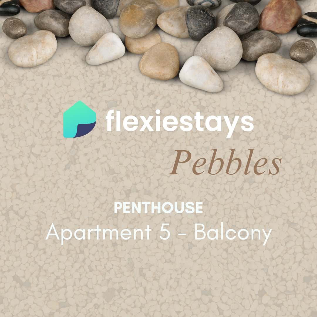 Penthouse 2-Bed Apt w/ Sea Views, Parking & Wi-Fi