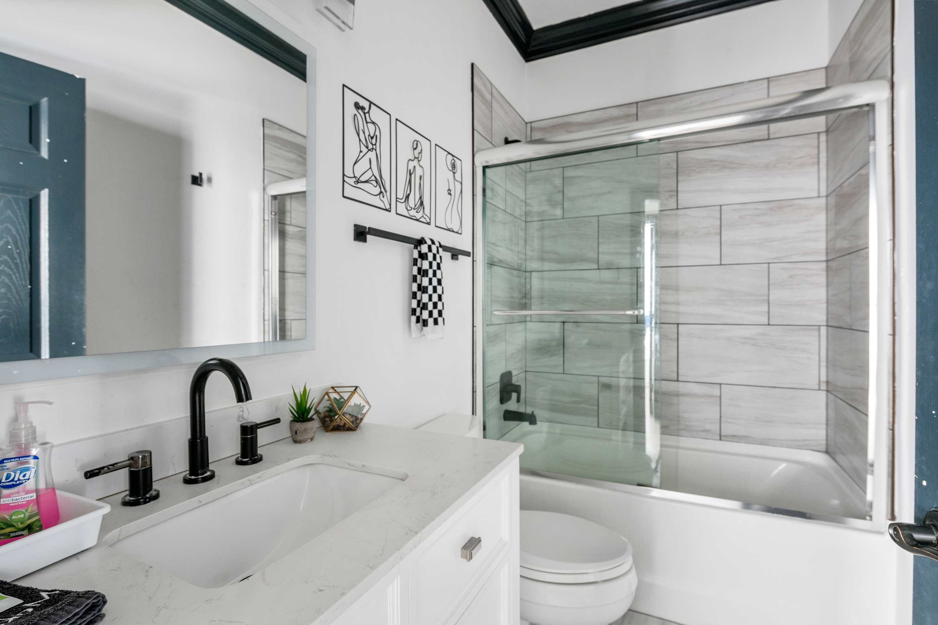 Bathroom #2: Full bath