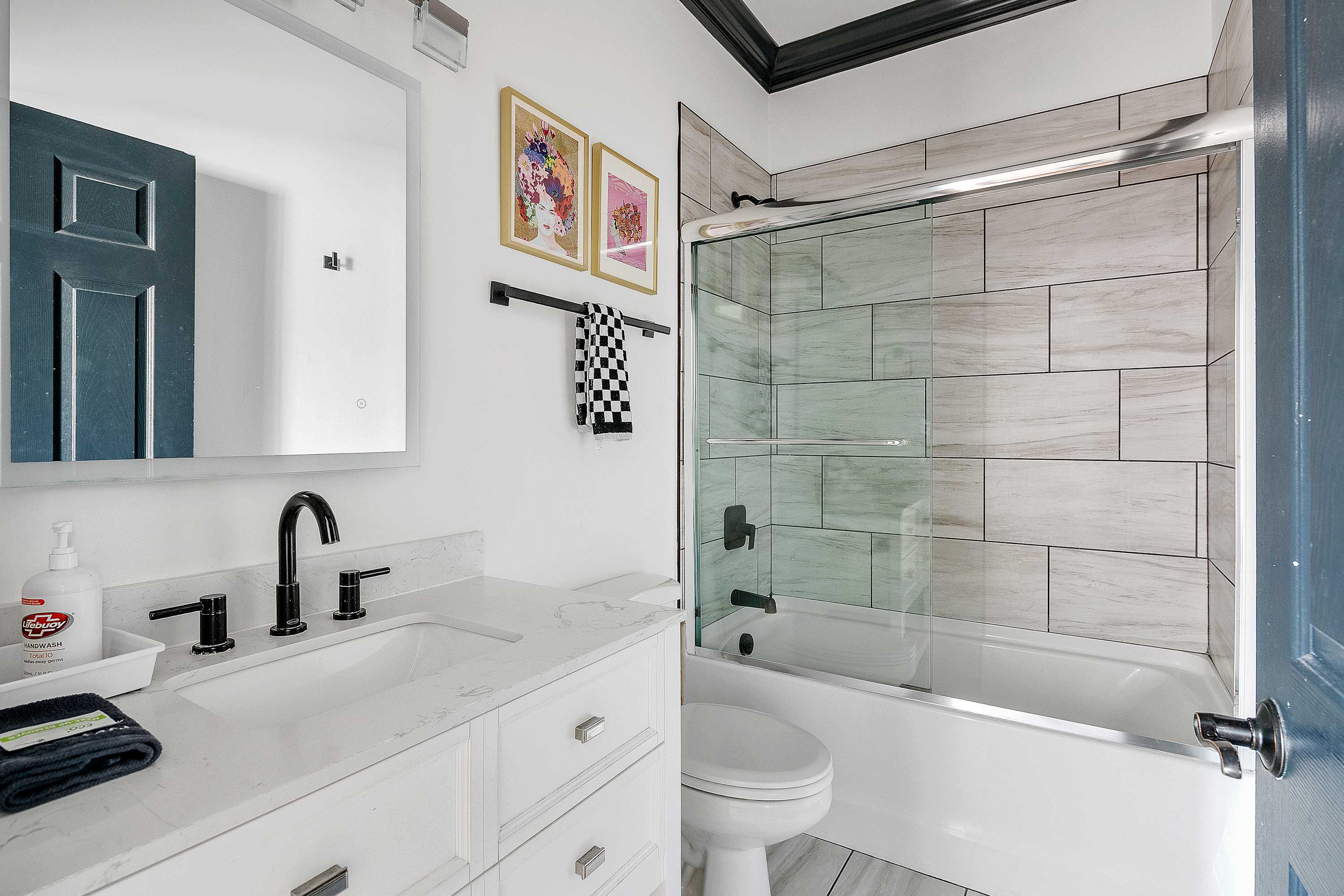 Bathroom #4: Full bath