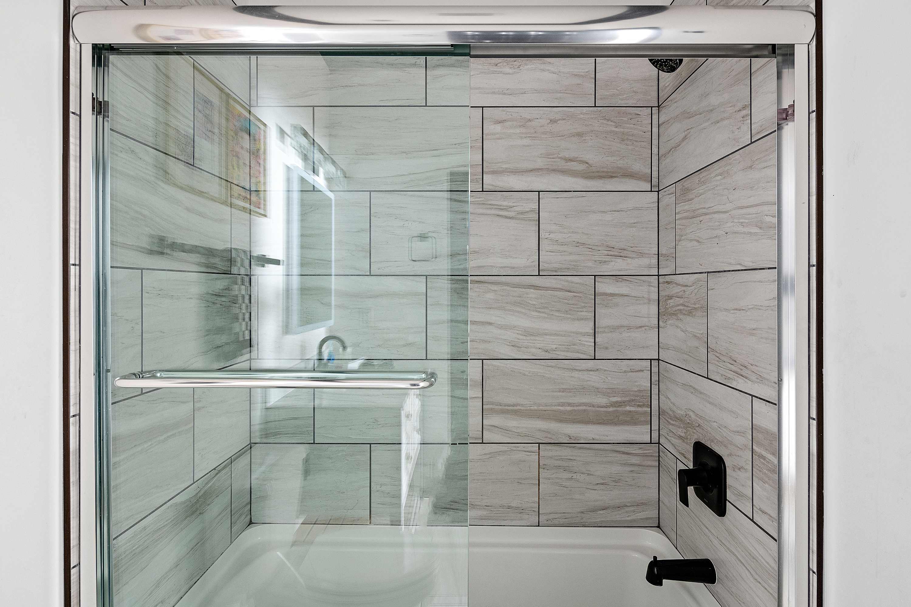 Bathroom #4: Full bath