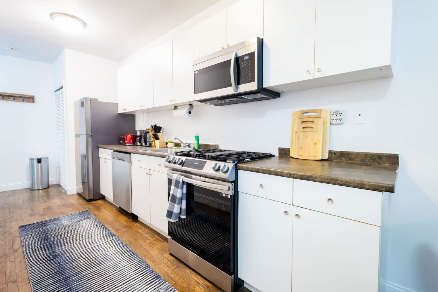 1435-2 3 Bedrooms 2 Bath W/D UES 6