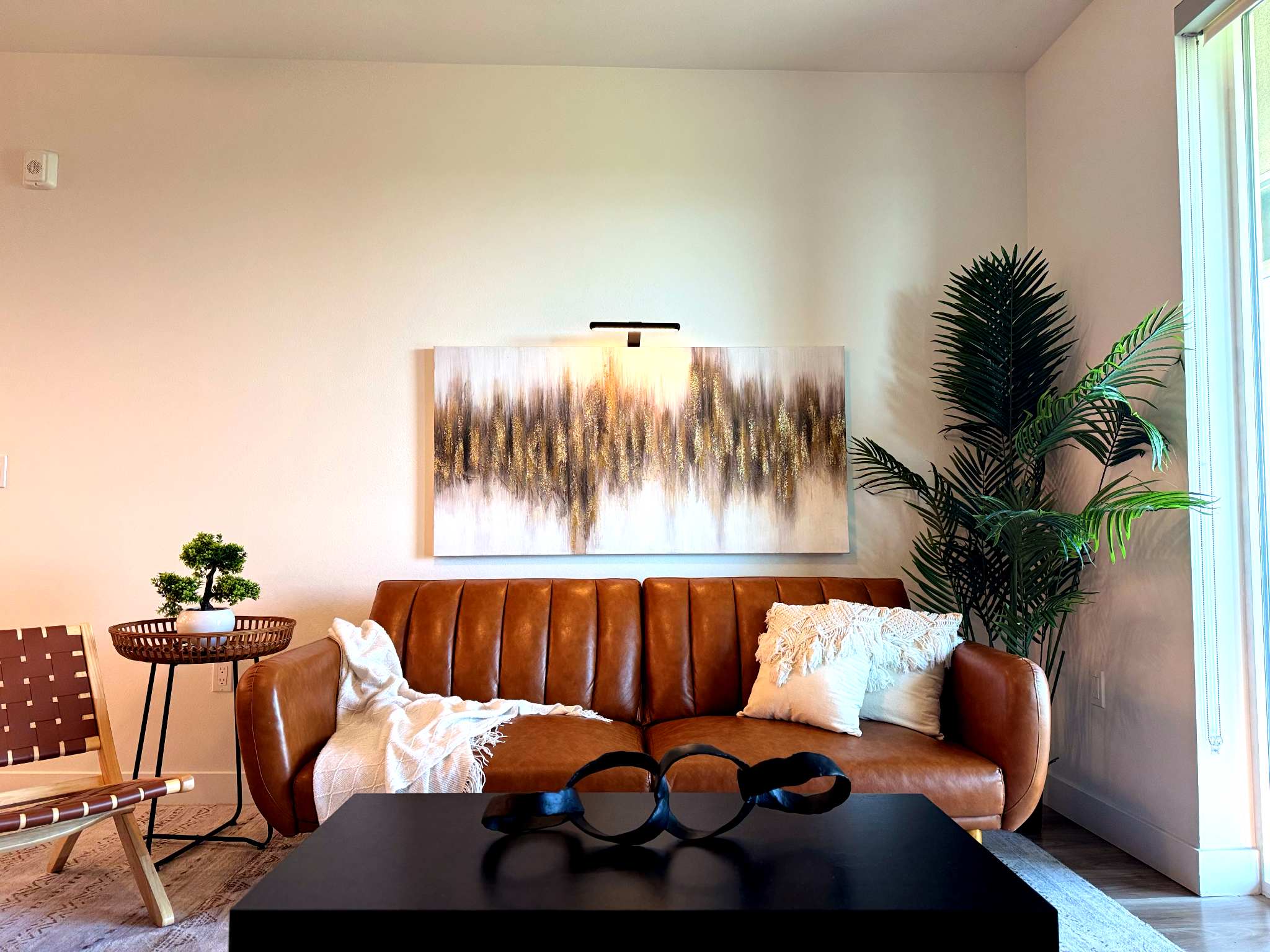 Luxury Apartment 10 Min to Disneyland | Pool & Gym
