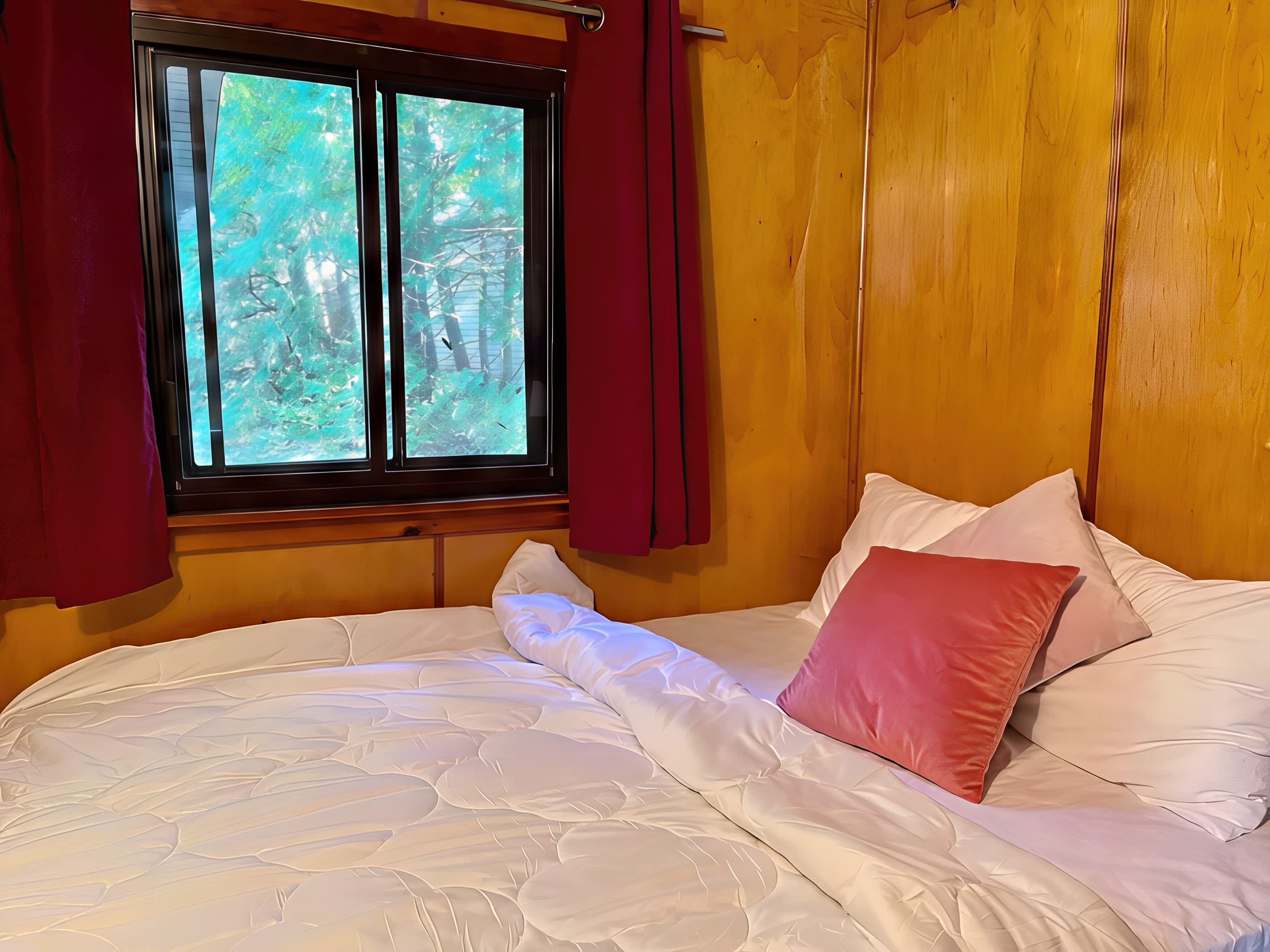 2-bedroom Balsam Lake Lower Boathouse #1A