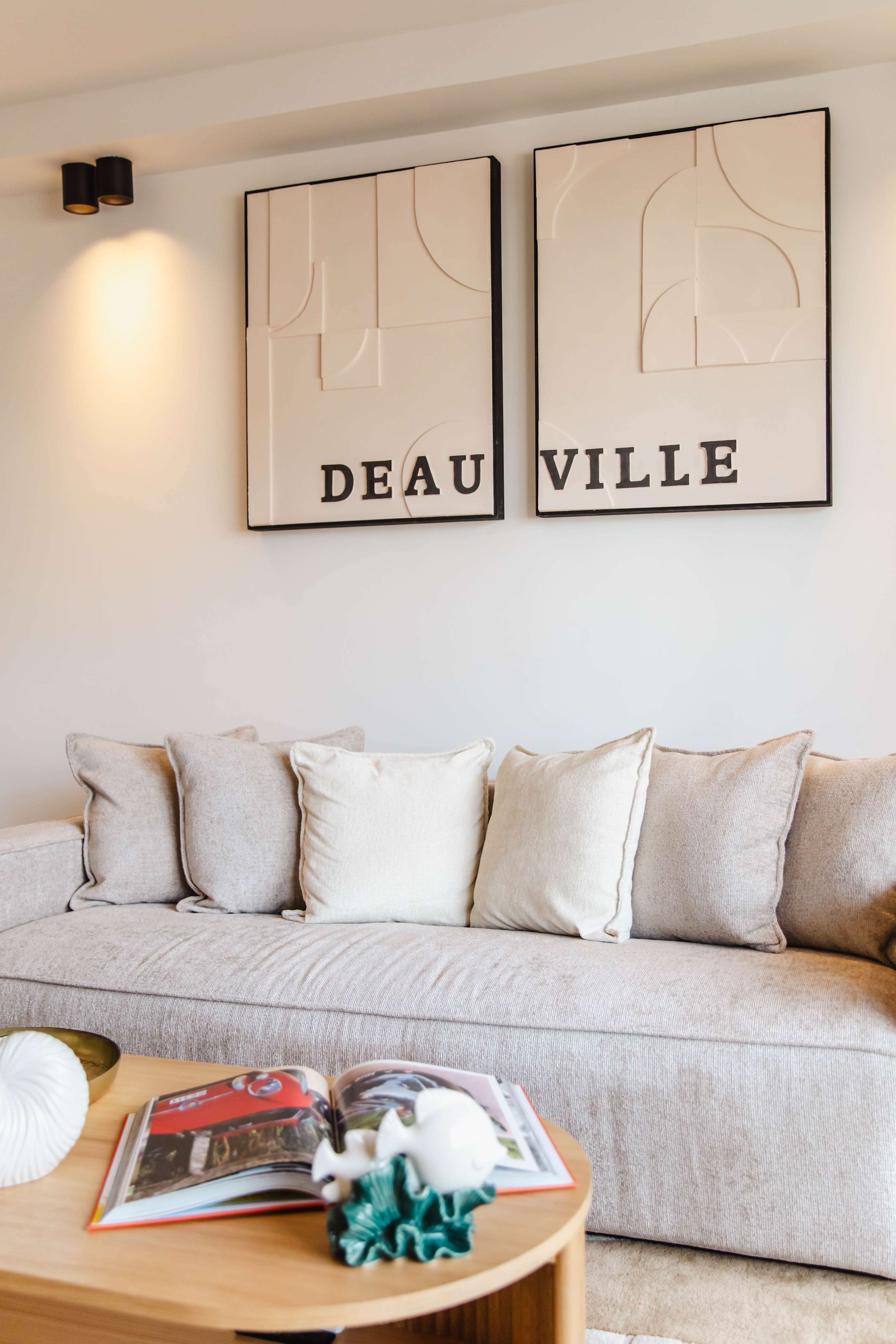 Beachfront Modern Apartment in Central Deauville – photo 6