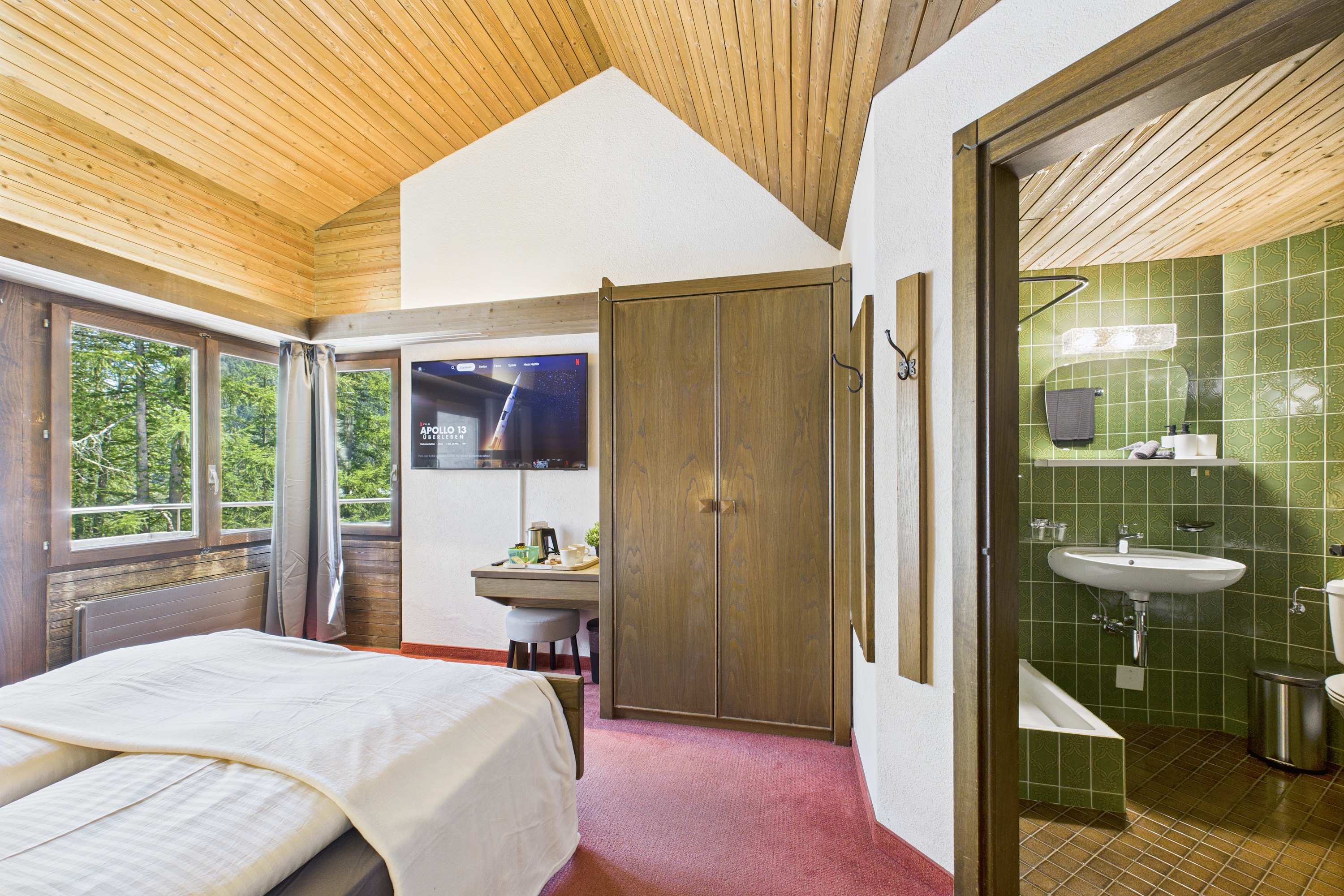 Central Double Room in Saas-Fee | Self Check-in — 12