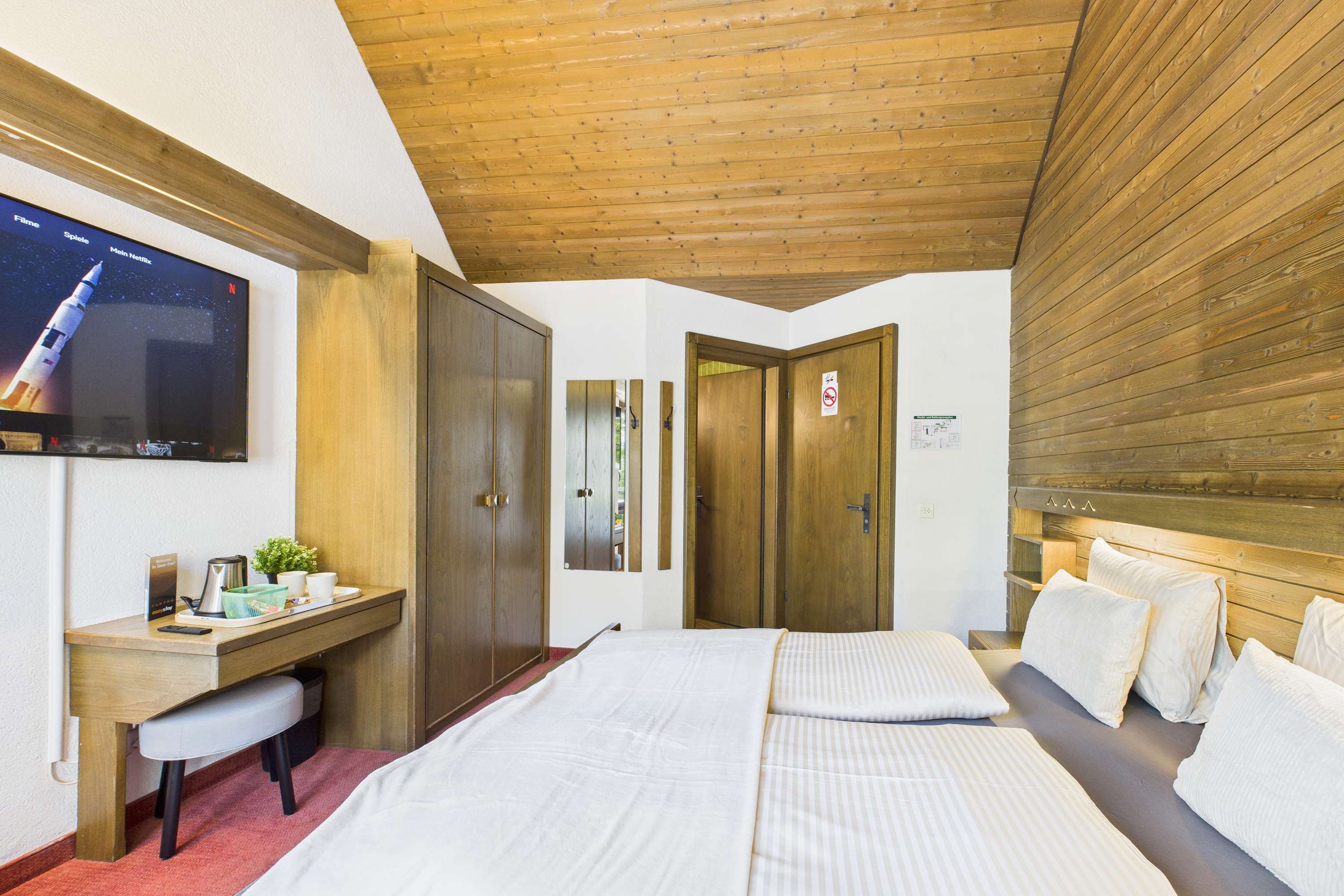 Central Double Room in Saas-Fee | Self Check-in — 13