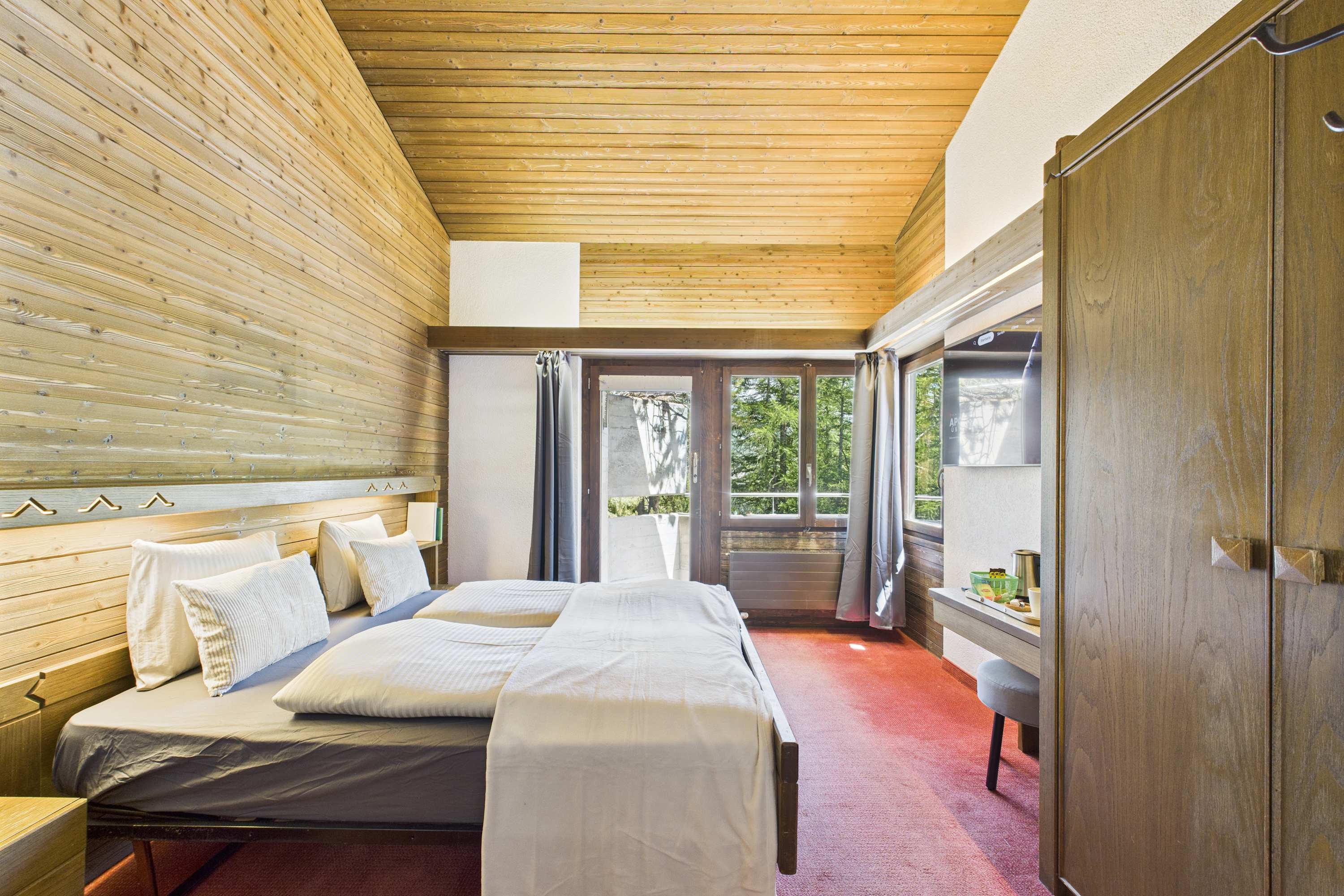 Central Double Room in Saas-Fee | Self Check-in — 14