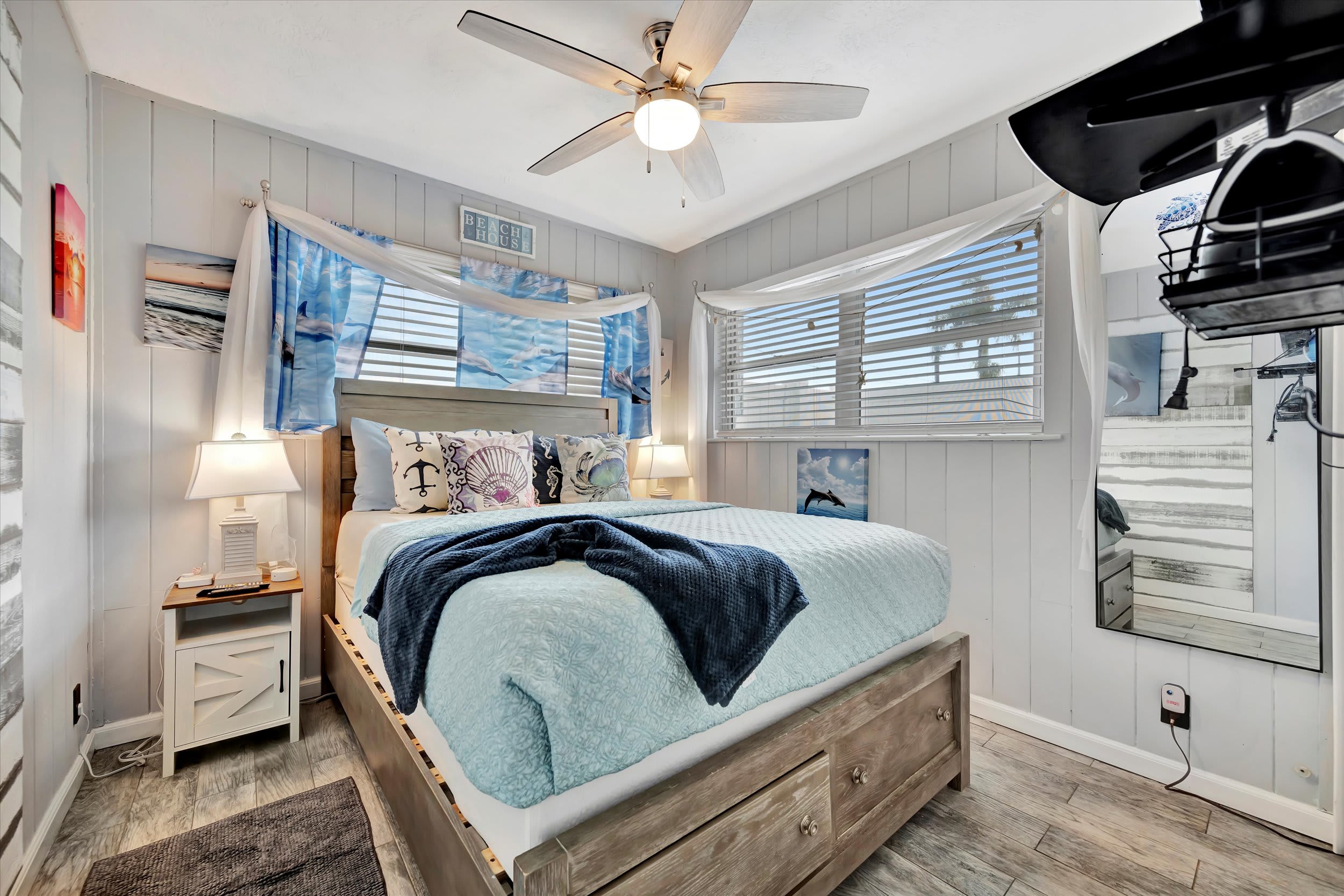Treasure Island Waterfront 1B 10 min walk to Beach — Treasure Island, FL — vacation rental
