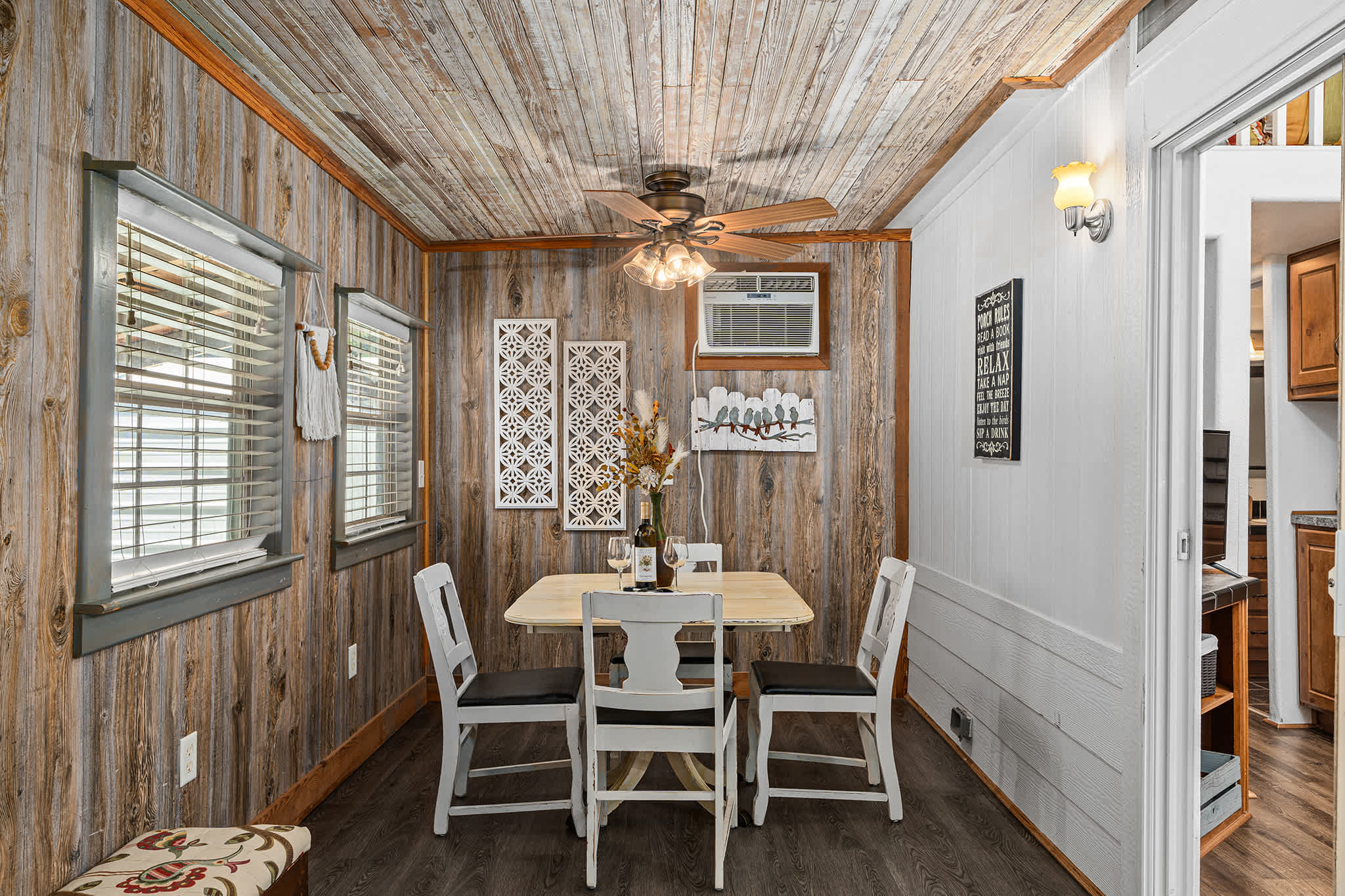 Saw Mill (Cottage #3)- Hot Tub & 10 Mins to Main St — Fredericksburg, TX — vacation rental