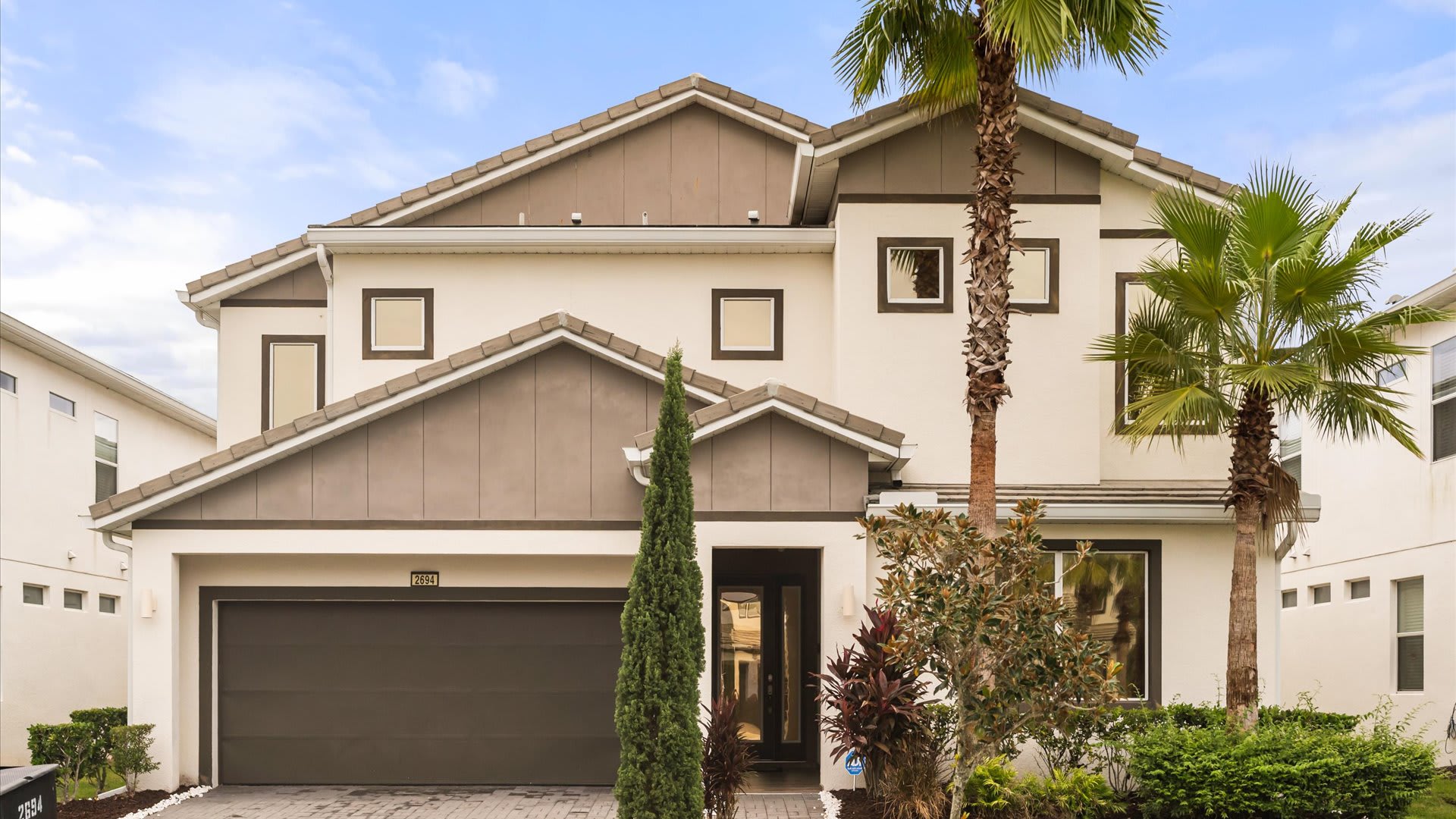 6 Bedroom Home Exterior