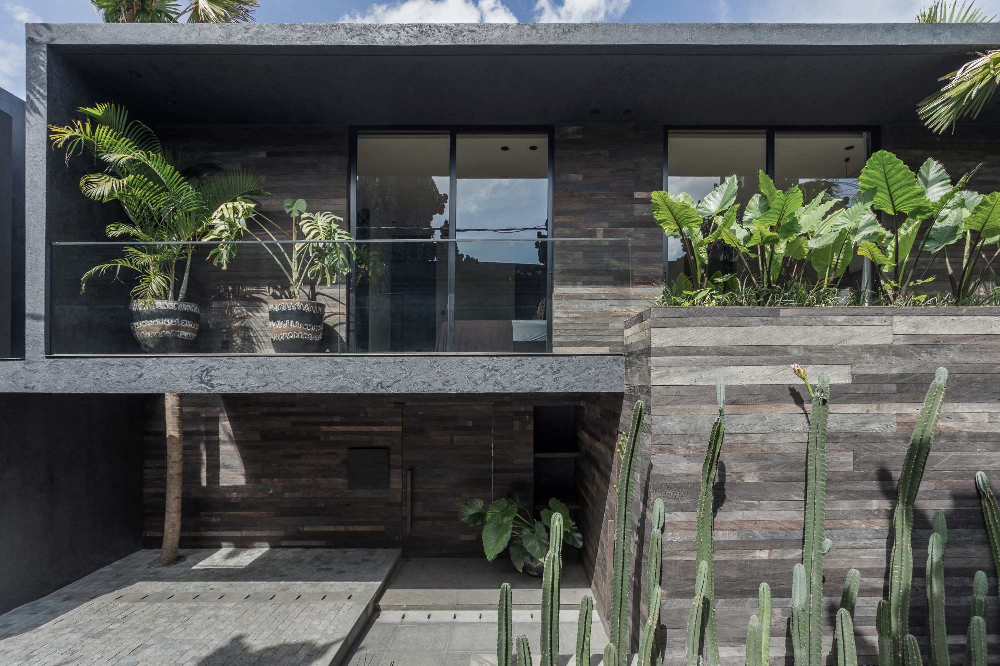 Black Villas Canggu by OXO