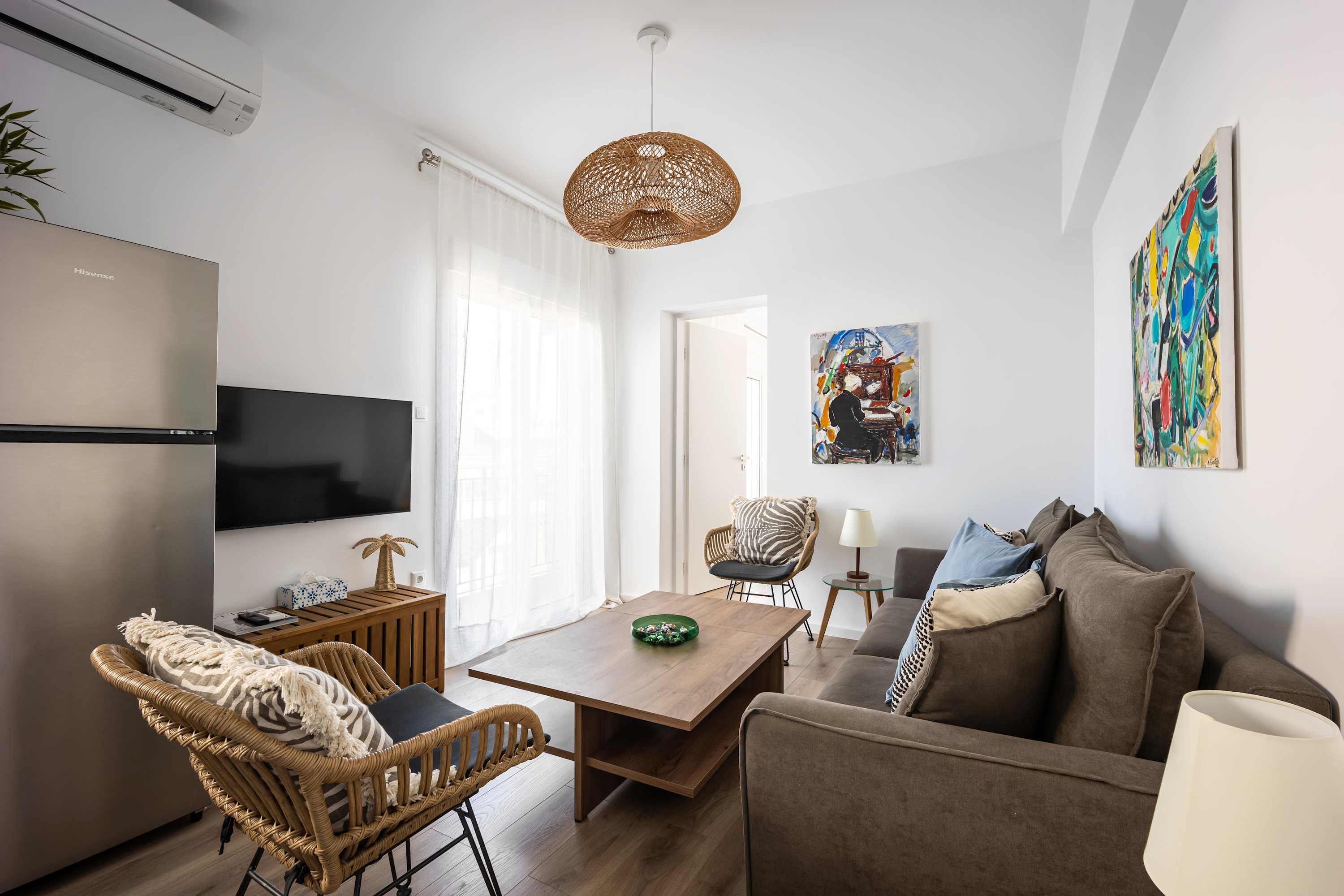 Bright Stylish 2BR | Acropolis View Balcony | King Bed — Athens, Athens — vacation rental