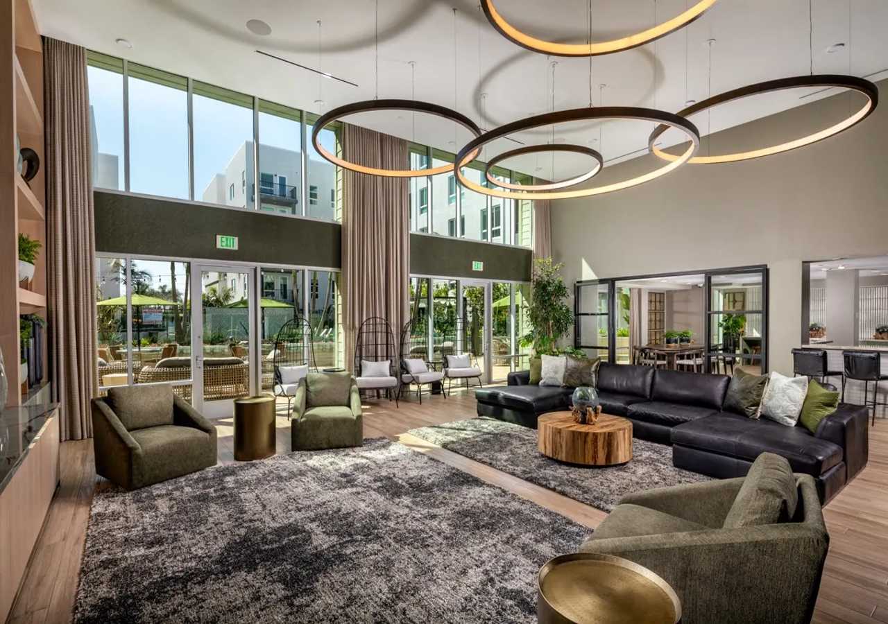 Modern Apartment w/ Pool & Gym Near Disneyland - Photo 29