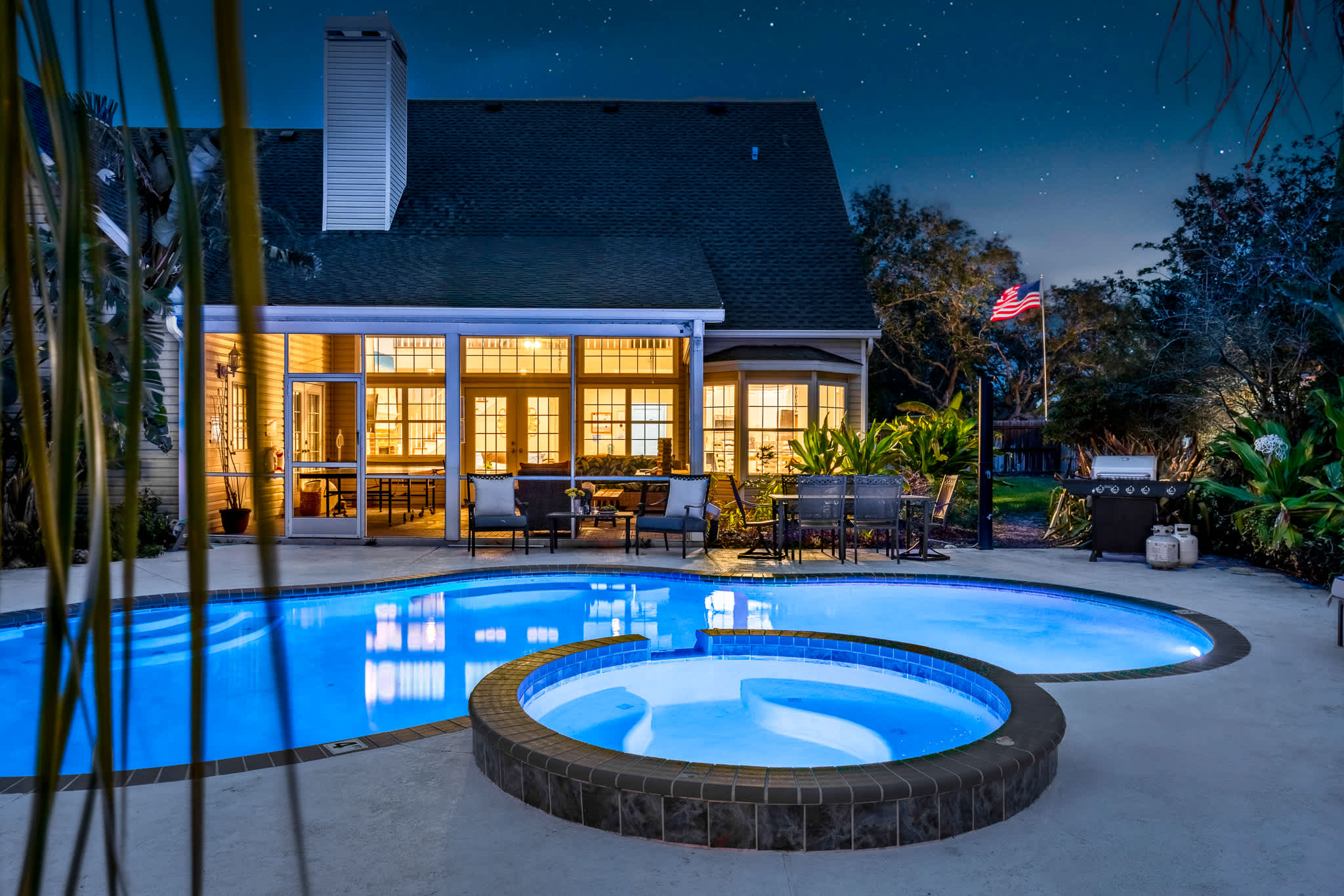 New! Heated Pool, Spa, Firepit 3 Kings Culinary Kitchen — Bradenton, FL — vacation rental