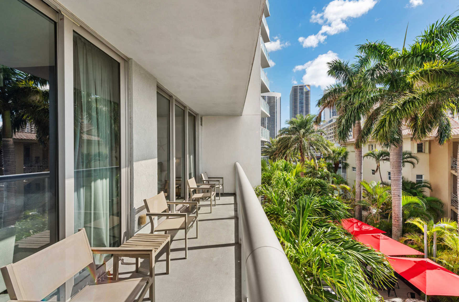 Prime Location - Beachside Services - 3rd Floor 4