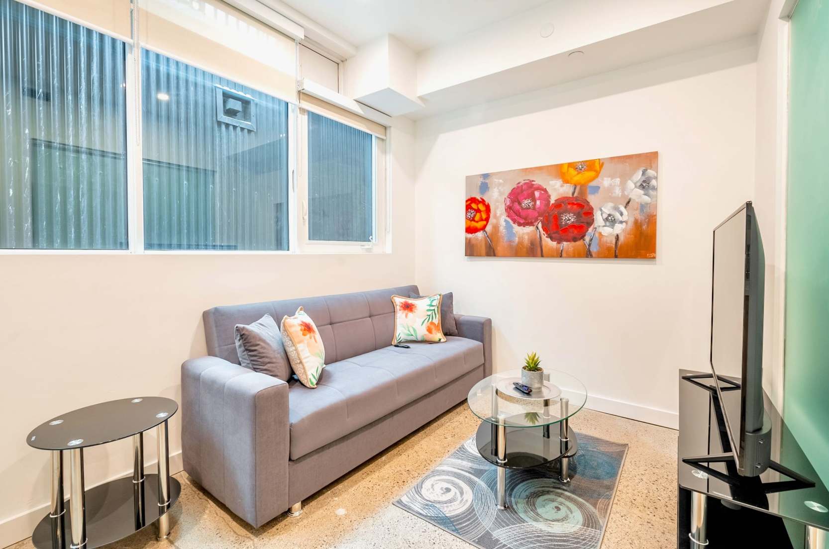 Charming 2 Bedroom Basement Suite Near Downtown