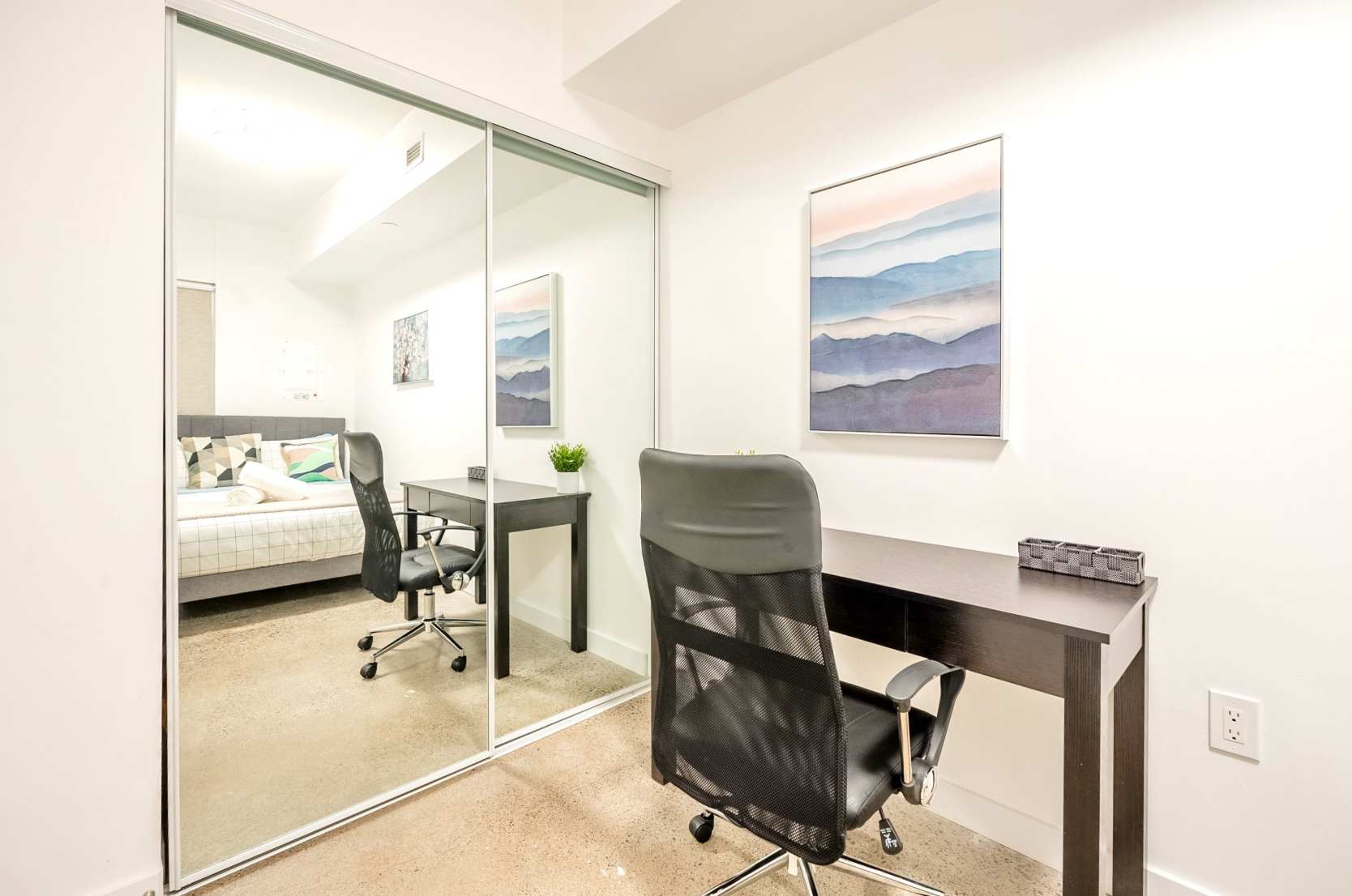 Work deskspace in King Bedroom